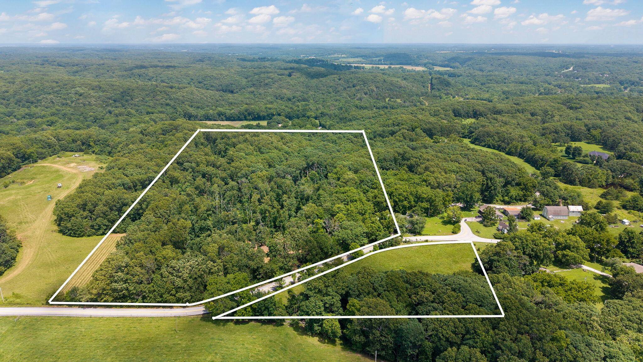 500 N Farm Rd 227, Strafford, MO 65757