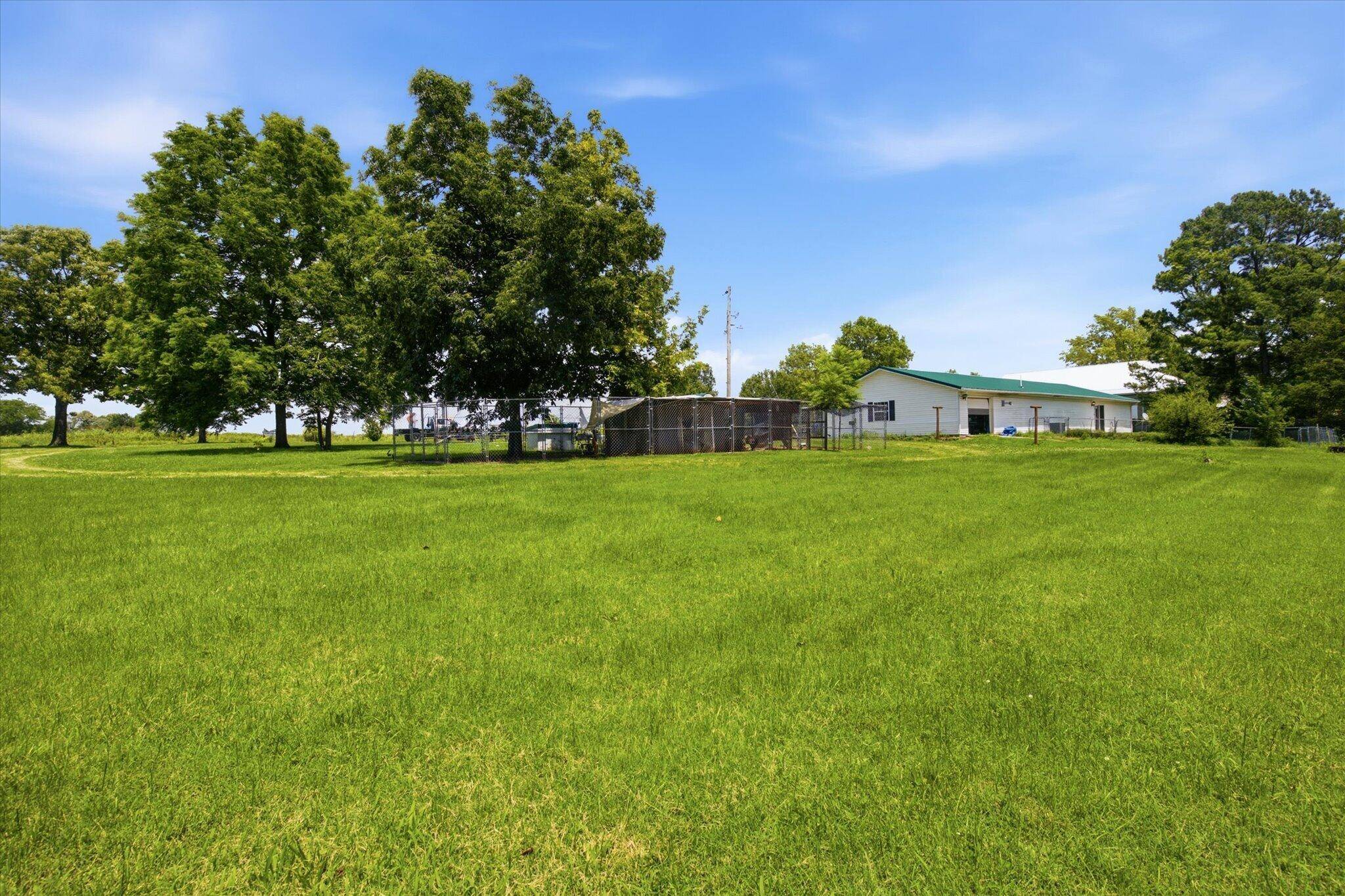 21 Westwind RD, Elkland, MO 65644