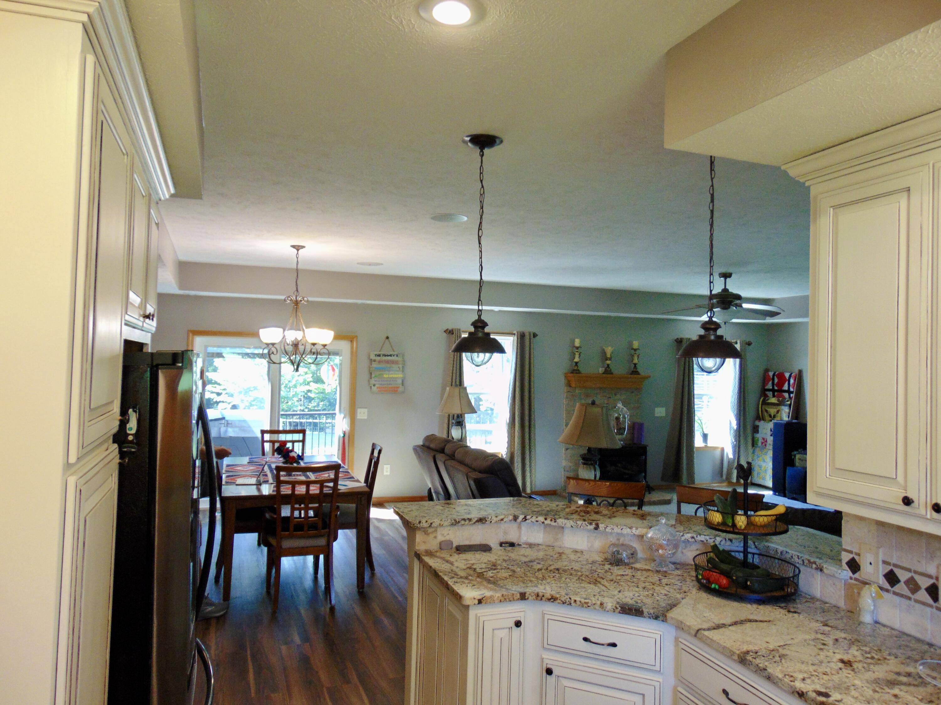 6103 Hunters Glen RD, Seligman, MO 65745