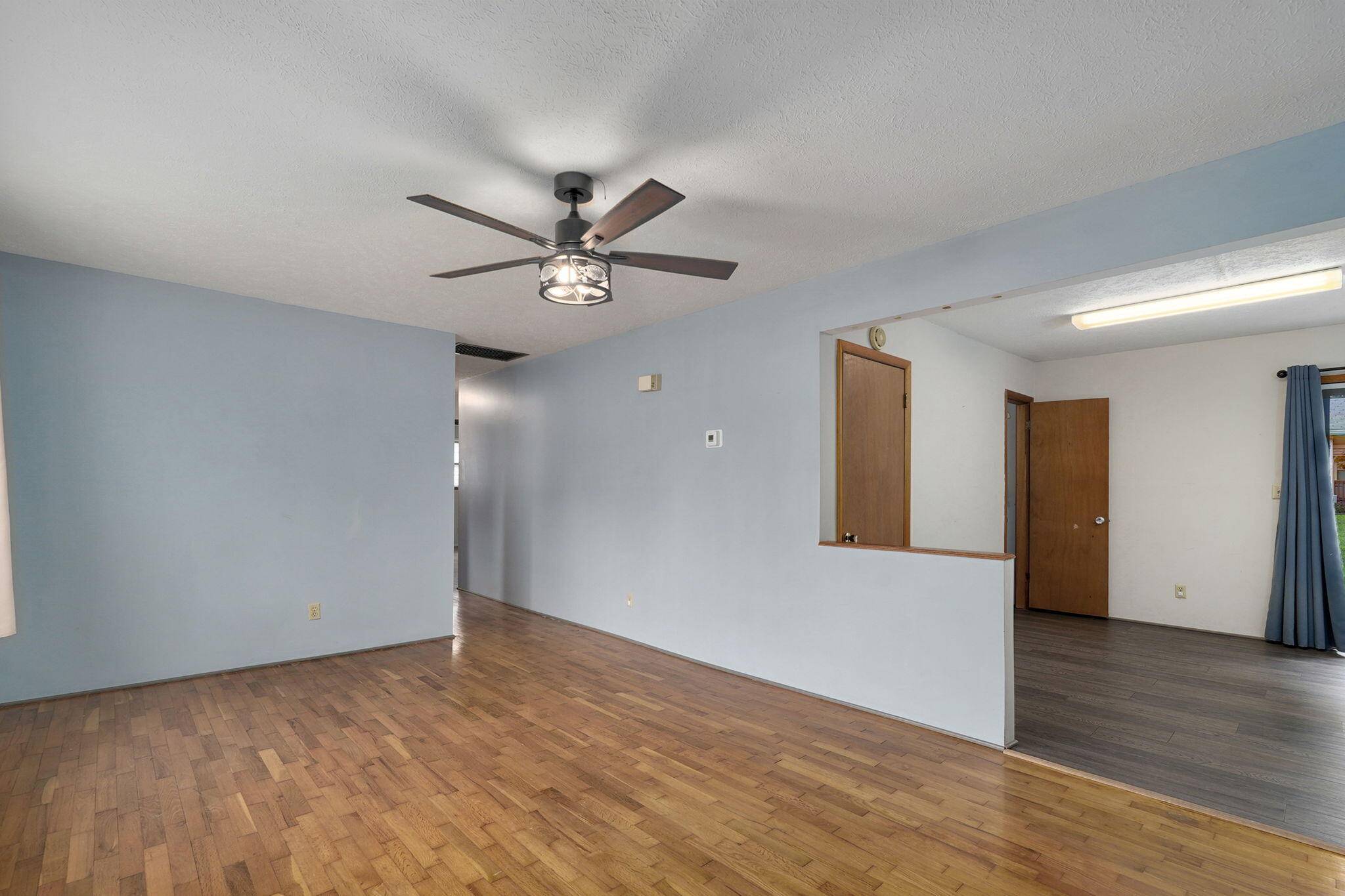 1215 S Airwood DR, Springfield, MO 65804