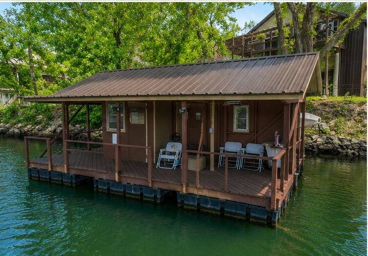 806 Sunset RD, Branson, MO 65616