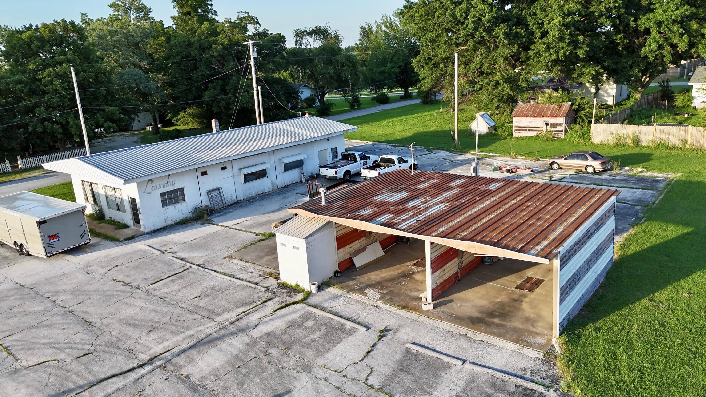 506 S Grand ST, Greenfield, MO 65661