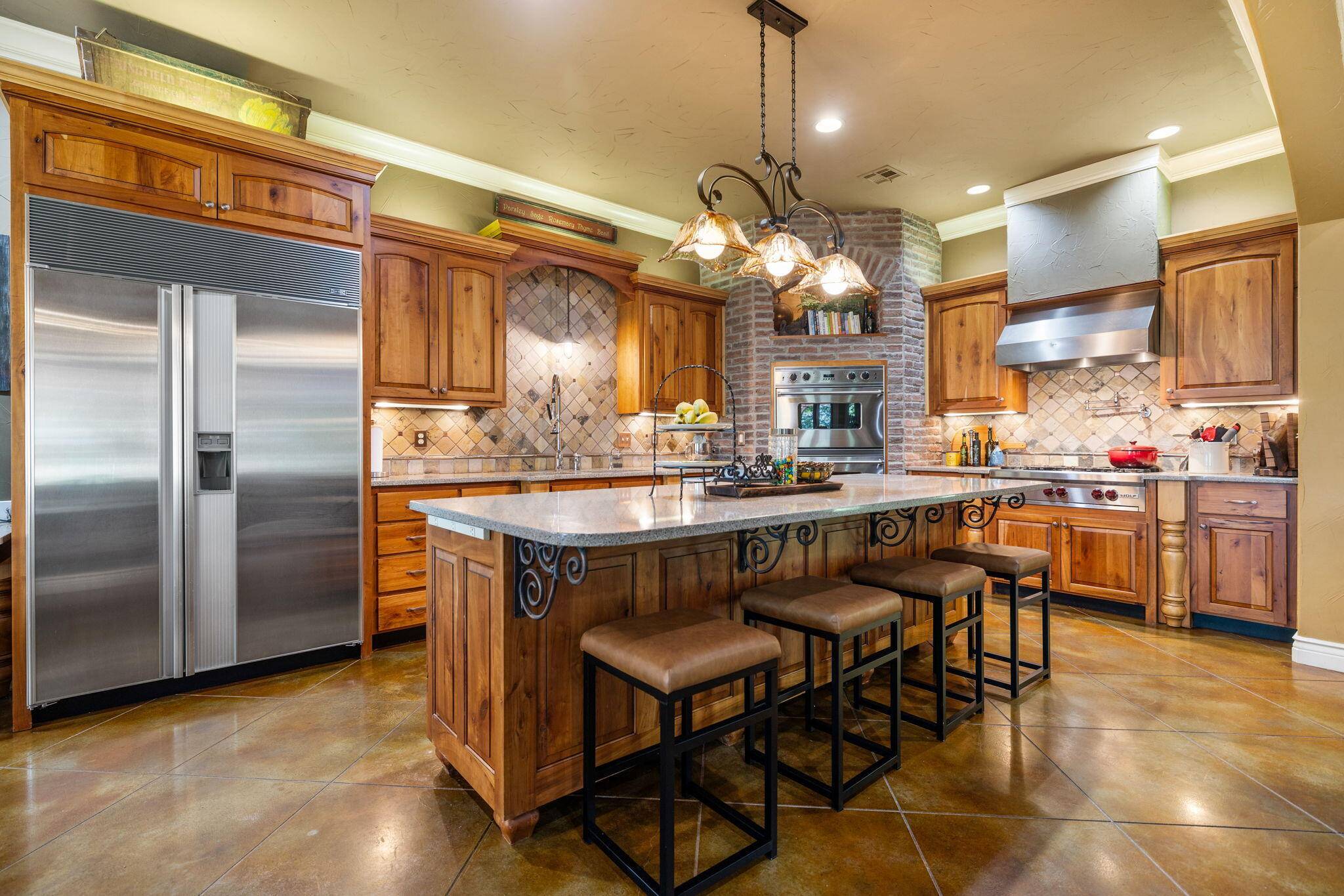 315 Buckskin, Pineville, MO 64856