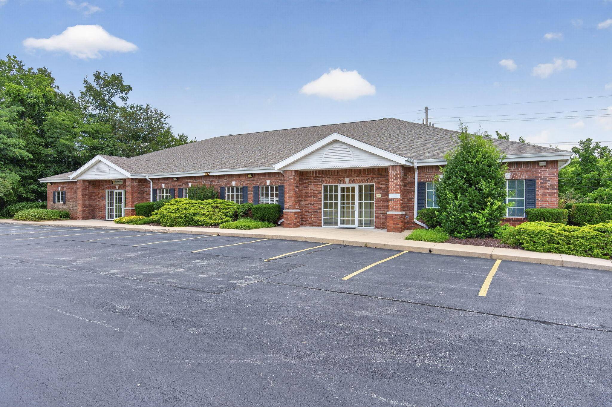 1567 W Diane ST, Ozark, MO 65721