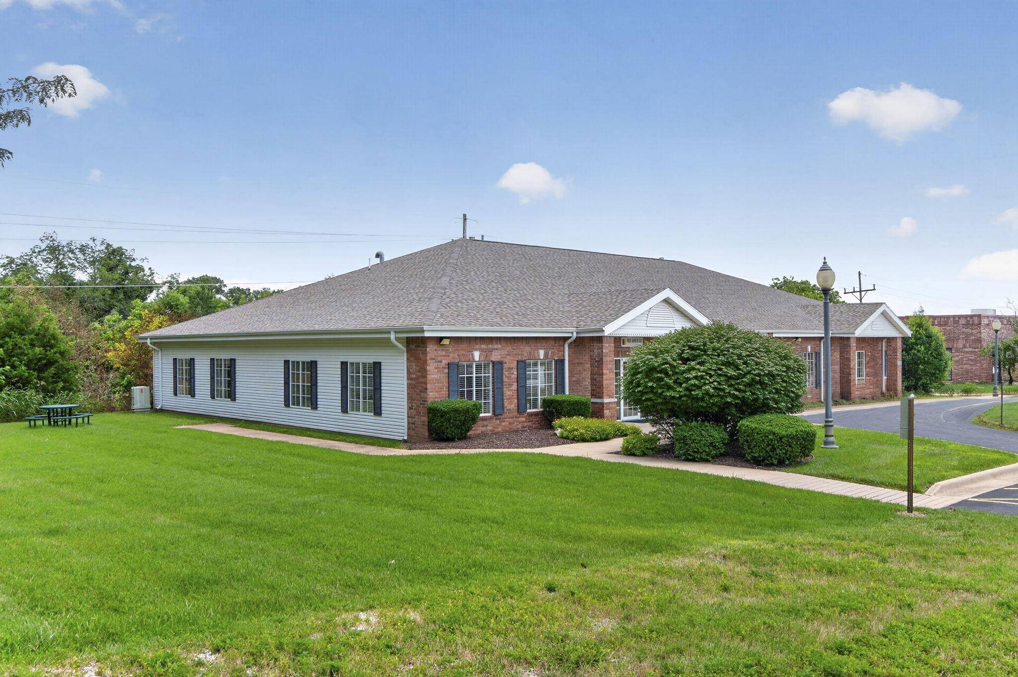 1567 W Diane ST, Ozark, MO 65721