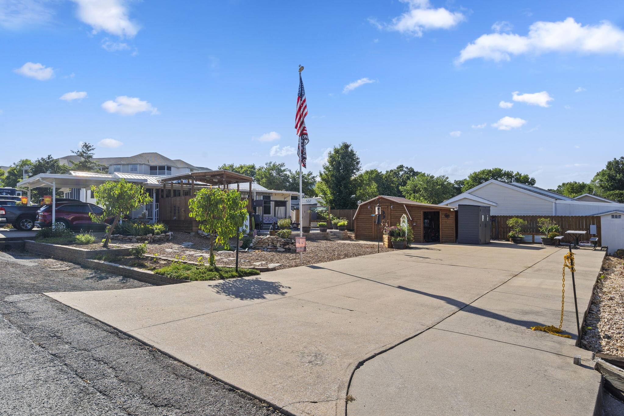 419 Monarch DR, Branson, MO 65616