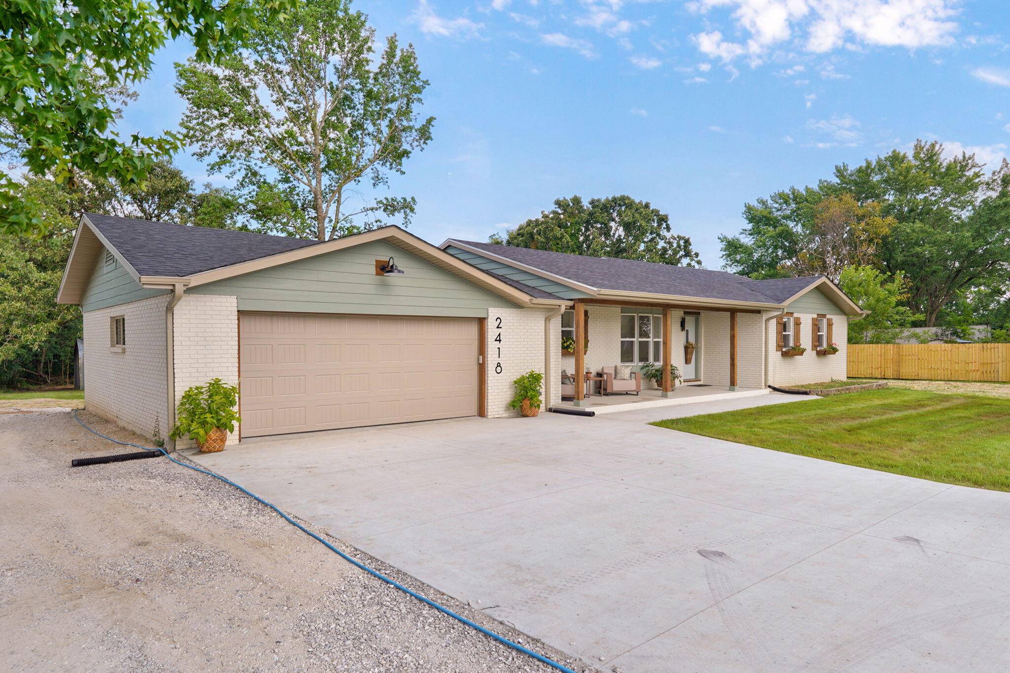 2418 S Farm Road 237, Rogersville, MO 65742