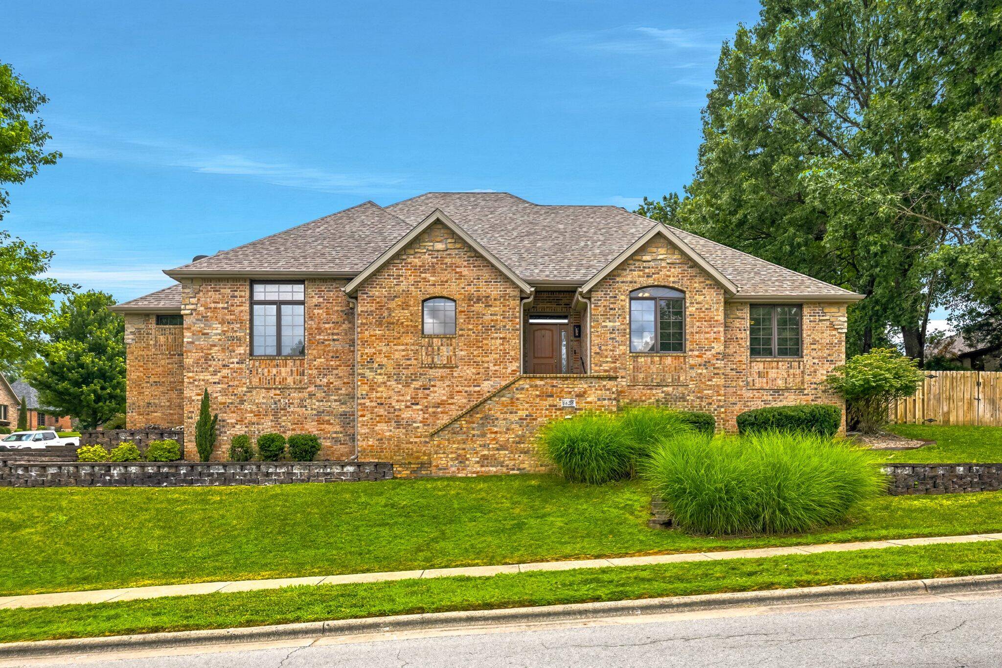 1628 E Wood Oaks ST, Springfield, MO 65804