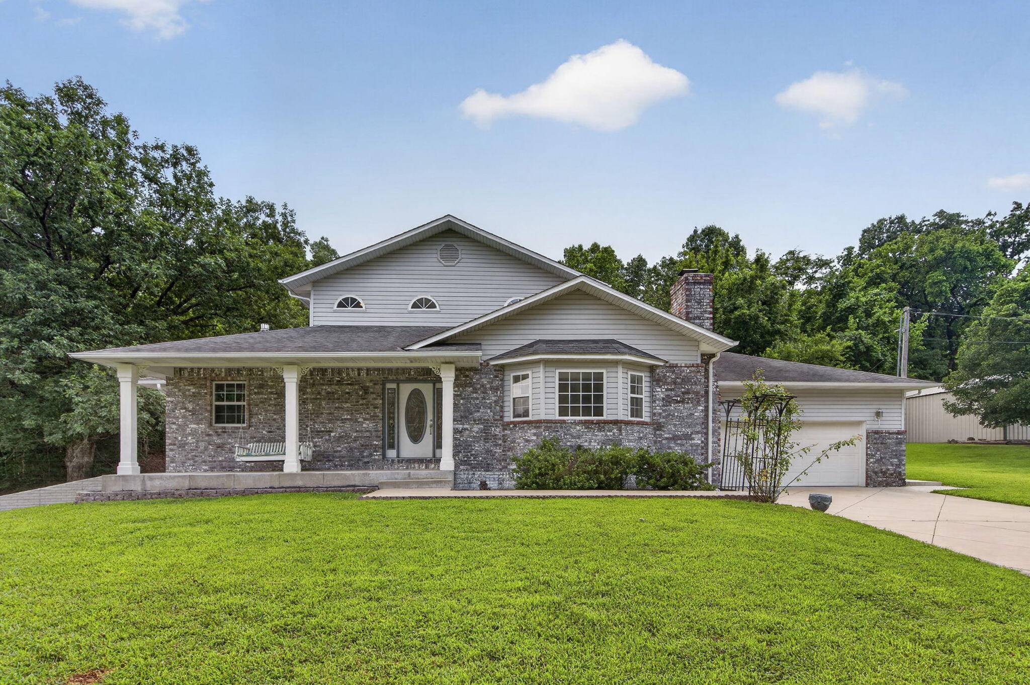 22 Yocum Pond RD, Galena, MO 65656