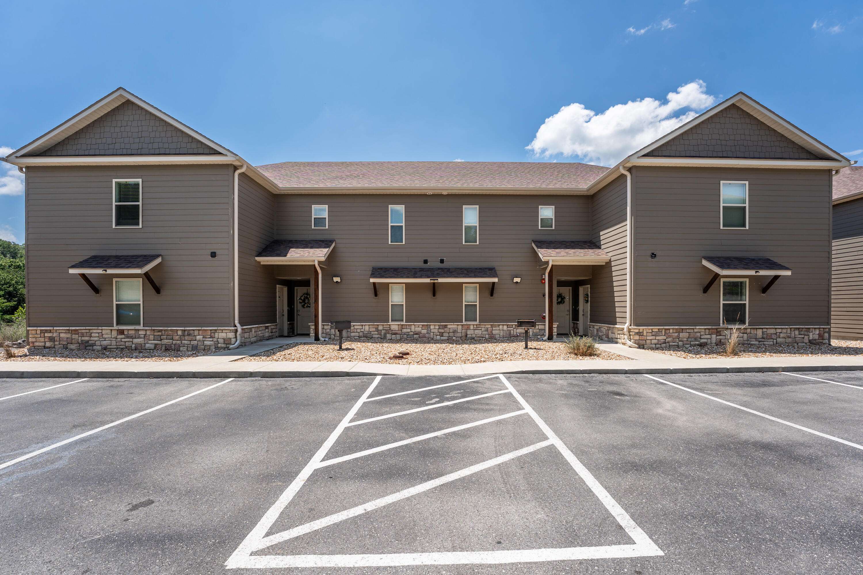 137 Bunker DR #3, Branson West, MO 65737