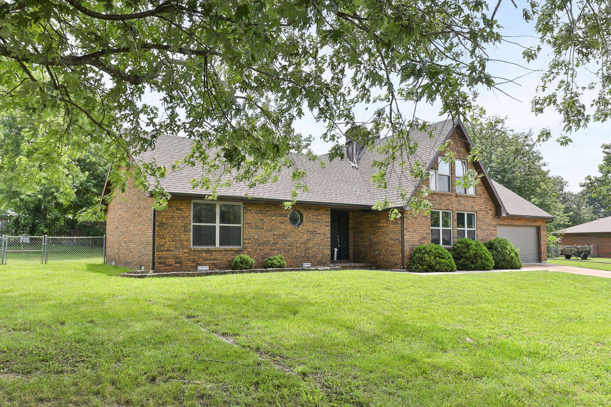 1922 S Colony AVE, Bolivar, MO 65613