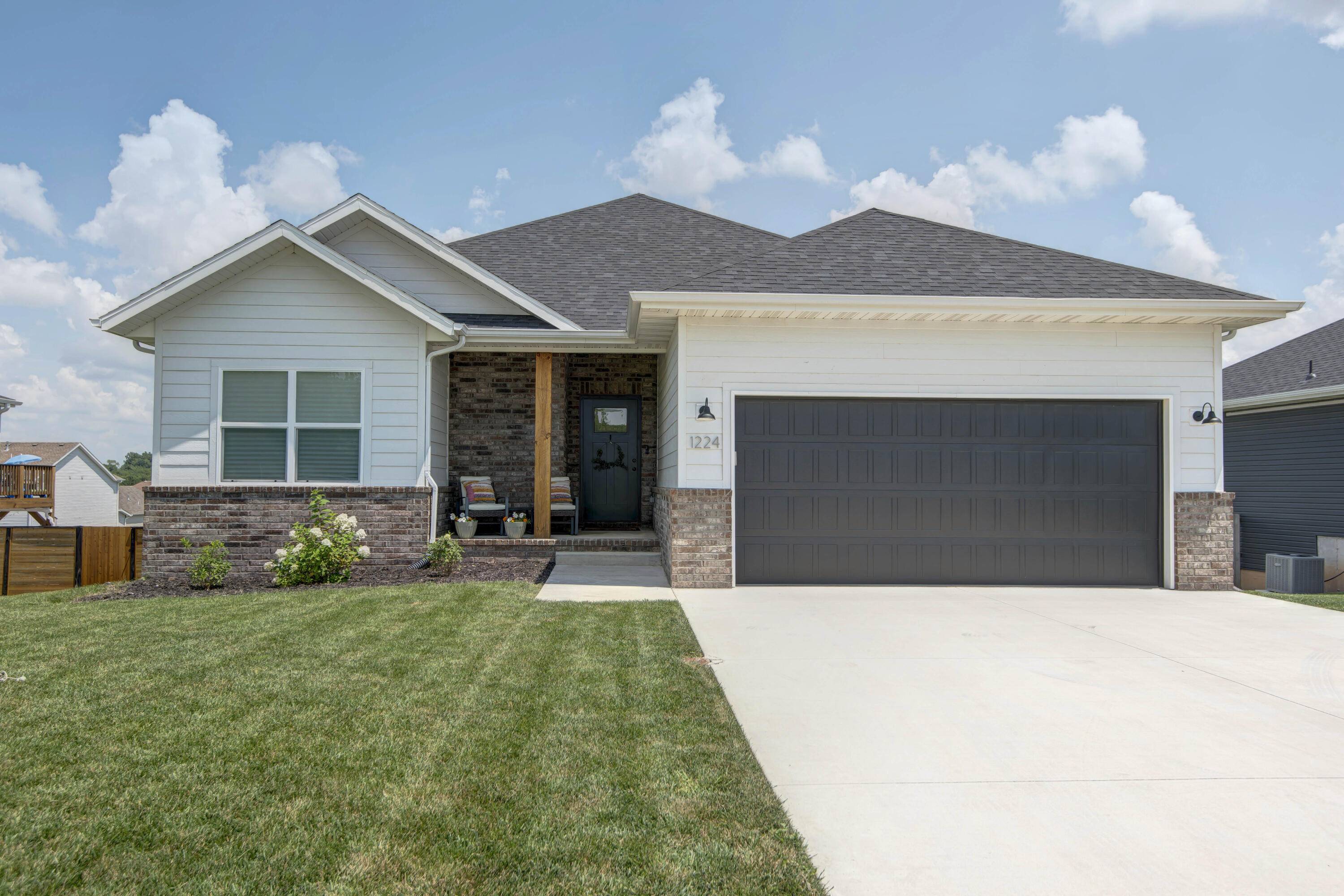 1224 S Birch AVE, Springfield, MO 65802