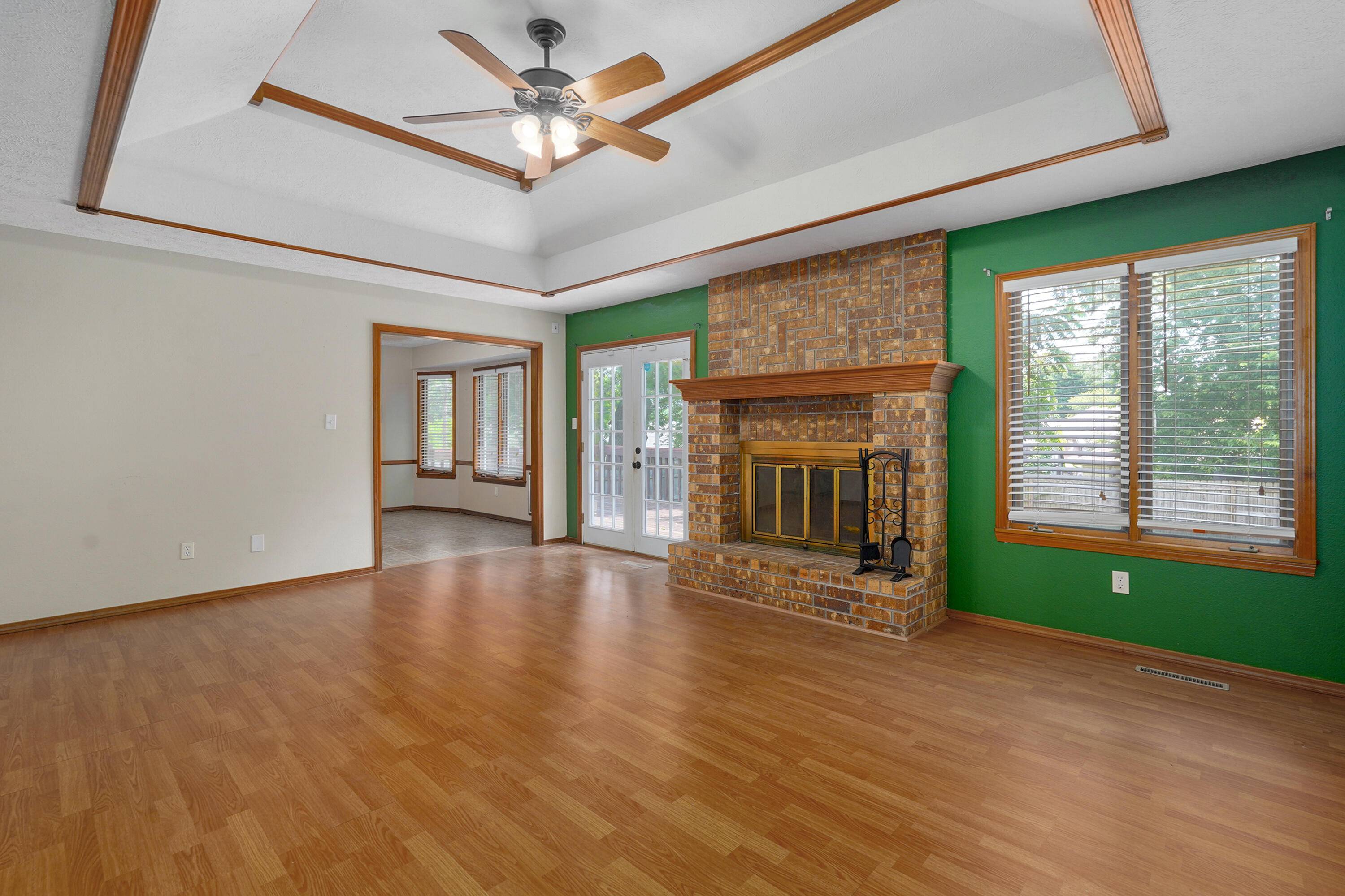 3484 S Meadowlark AVE, Springfield, MO 65807