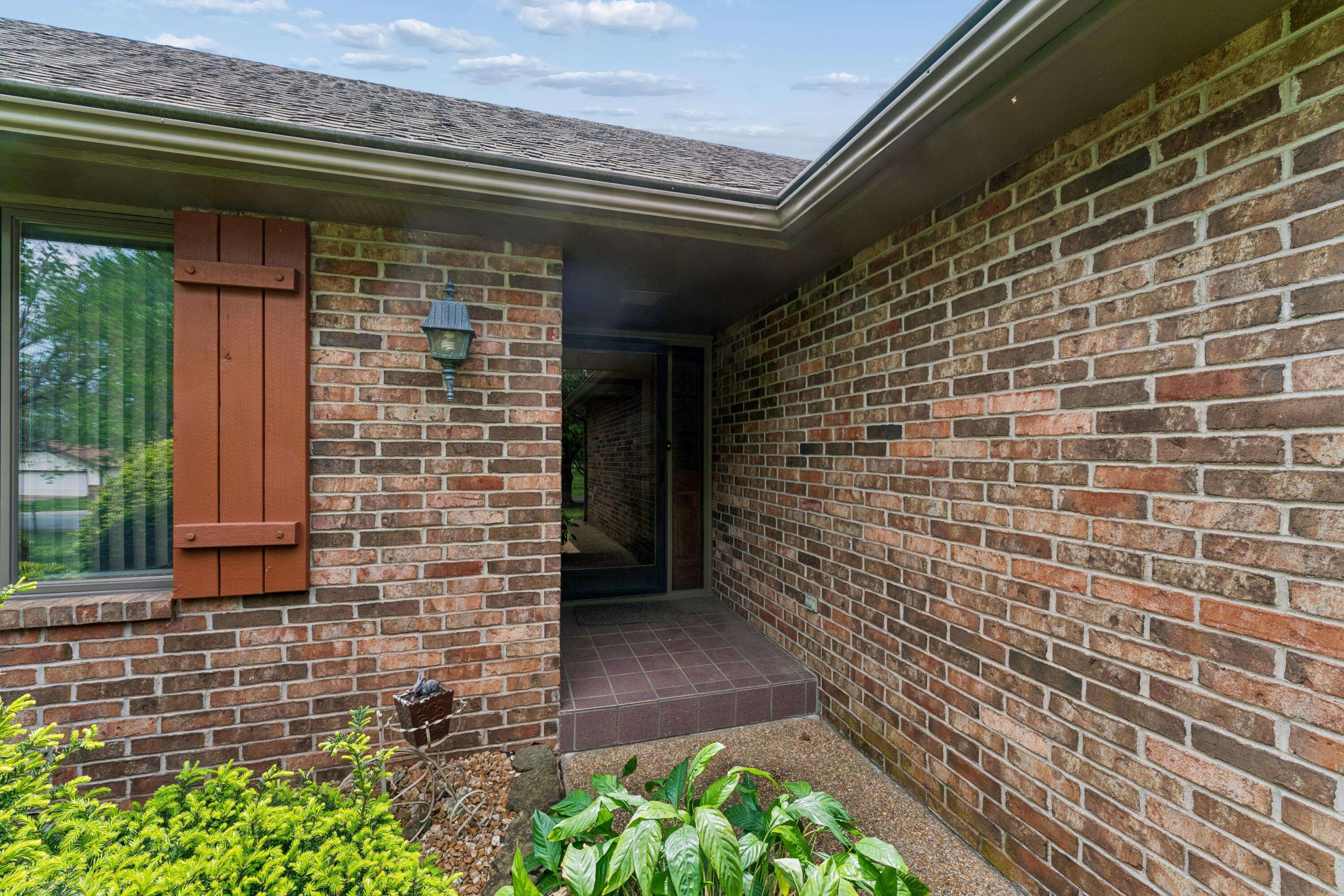 4018 W Dover ST, Springfield, MO 65802