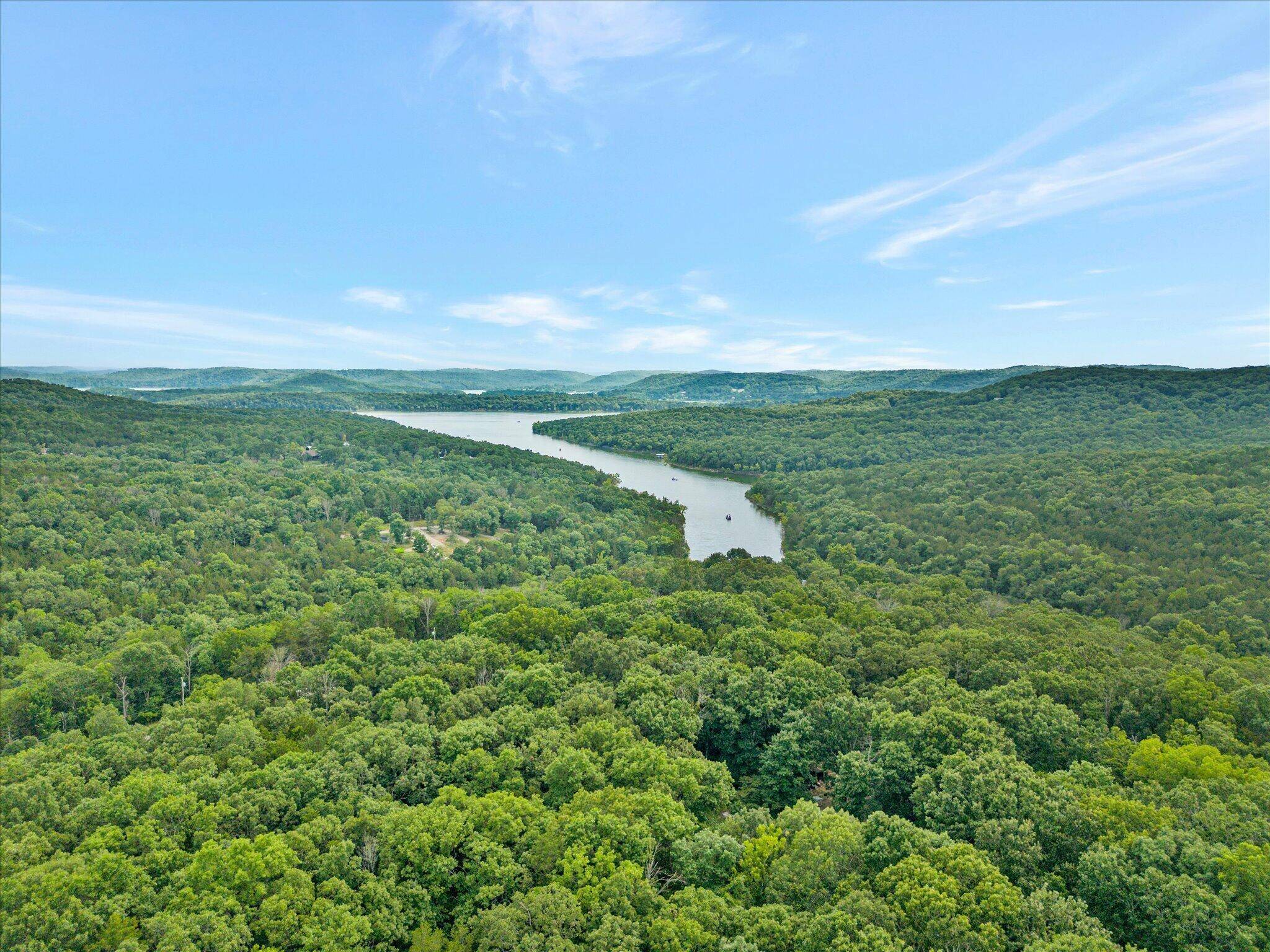 000 Pioneer Point Road RD, Galena, MO 65656