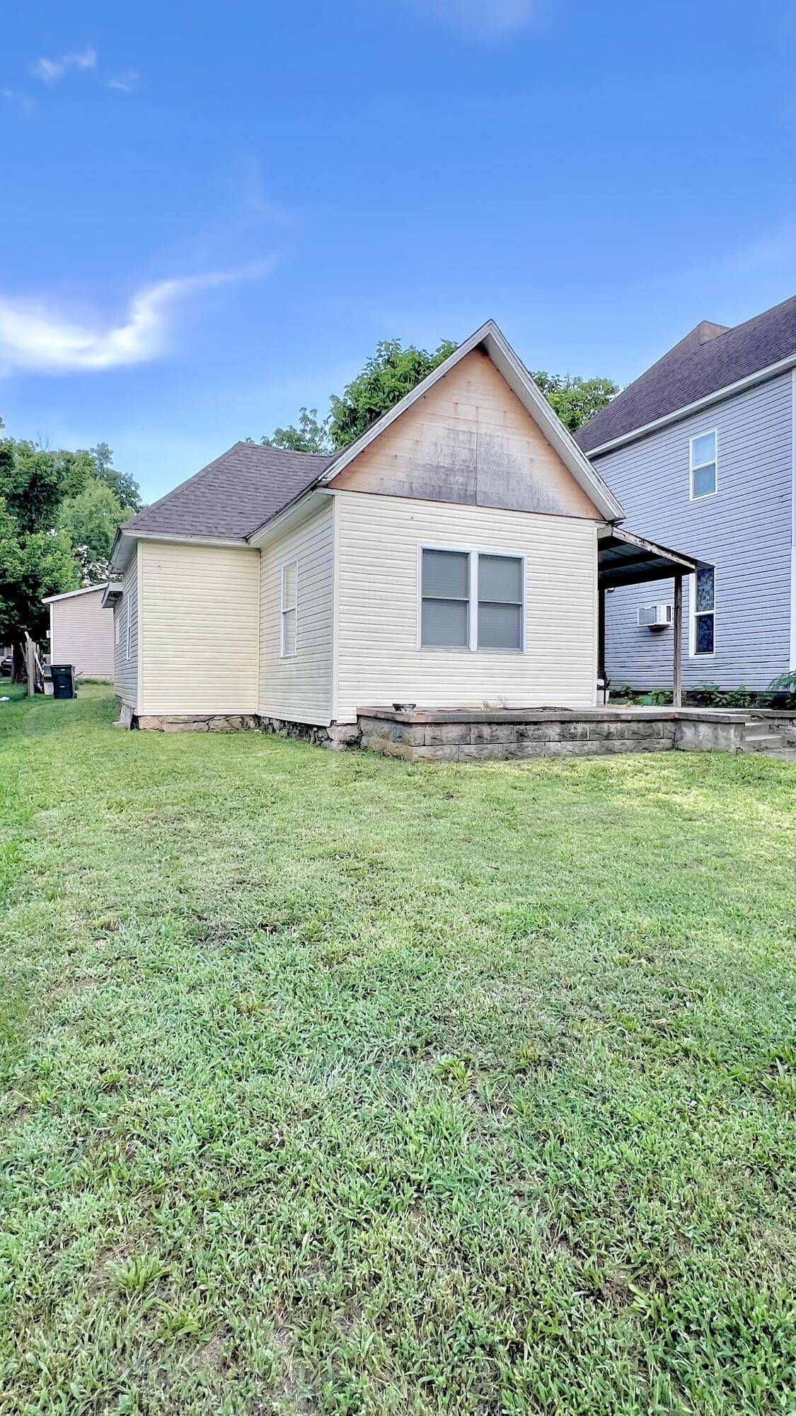 711 4th ST, Monett, MO 65708