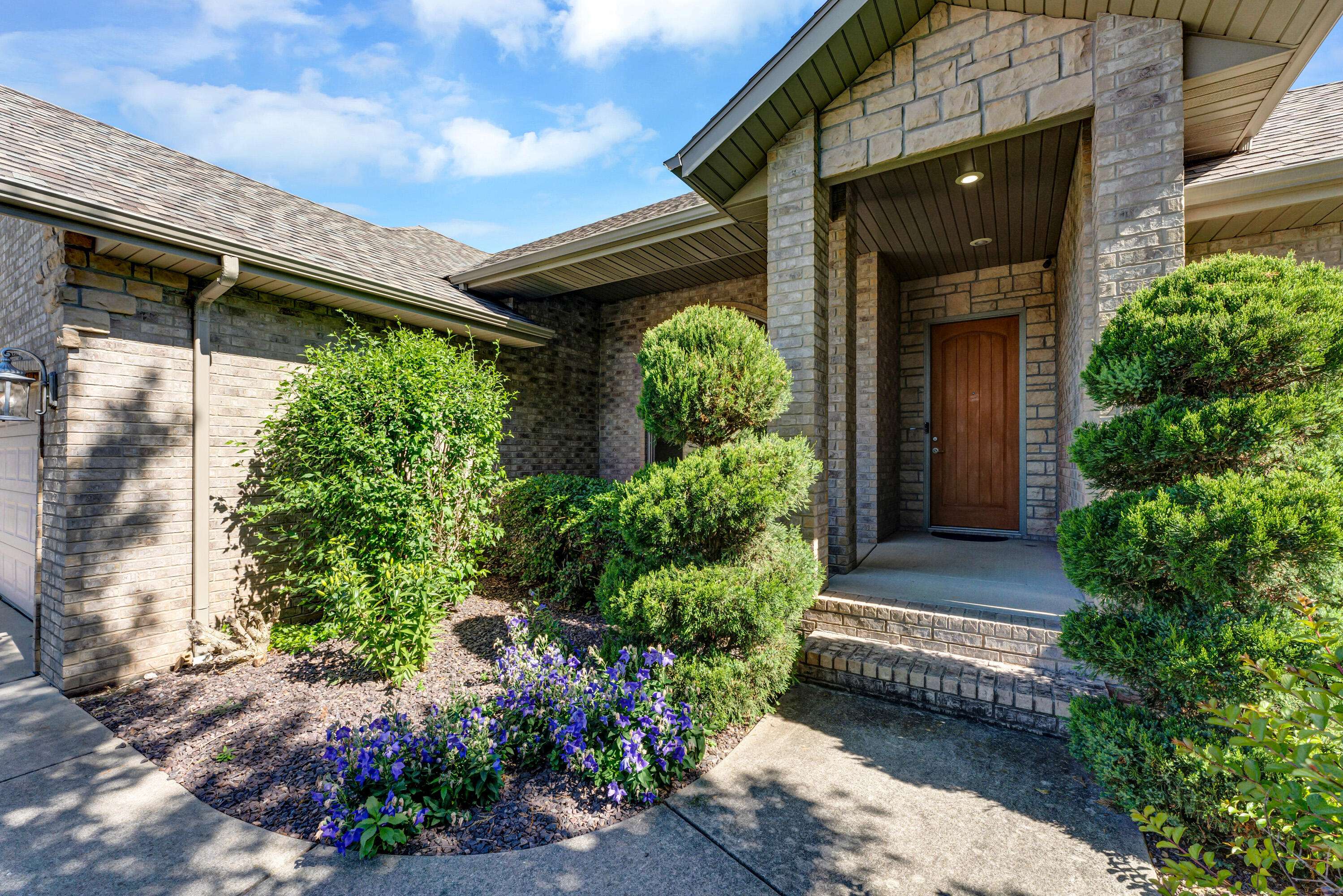 4497 E Summerfield DR, Springfield, MO 65802