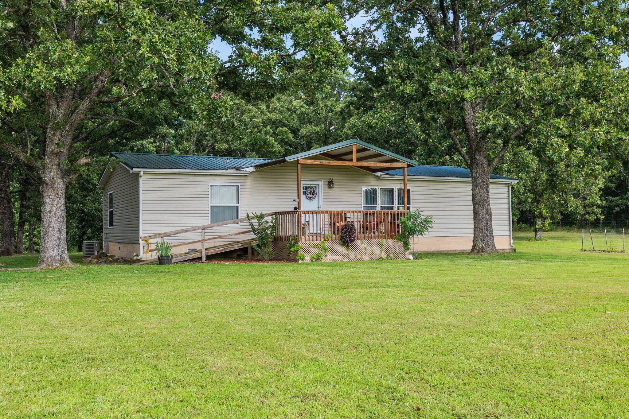 192/194 Cheyenne RD, Tunas, MO 65764