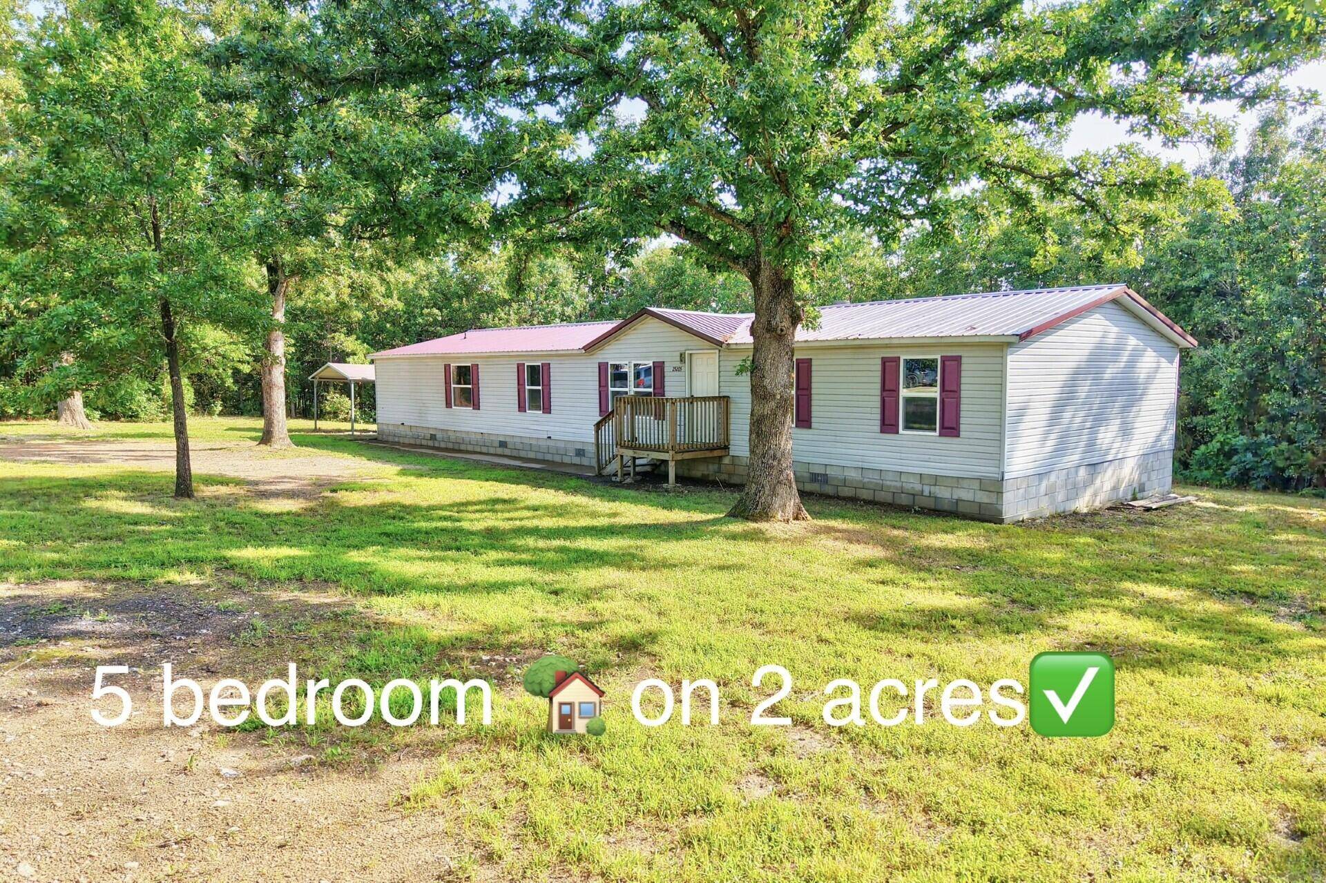 25205 Ranch DR, Lebanon, MO 65536