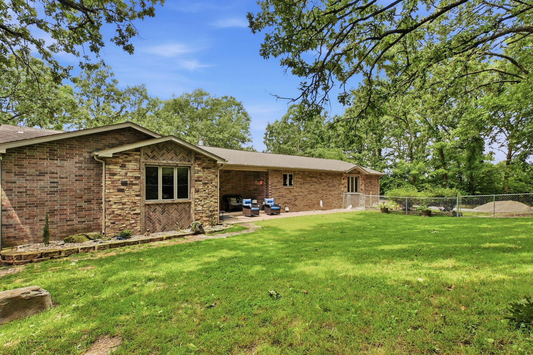 4327 S 165th RD, Bolivar, MO 65613