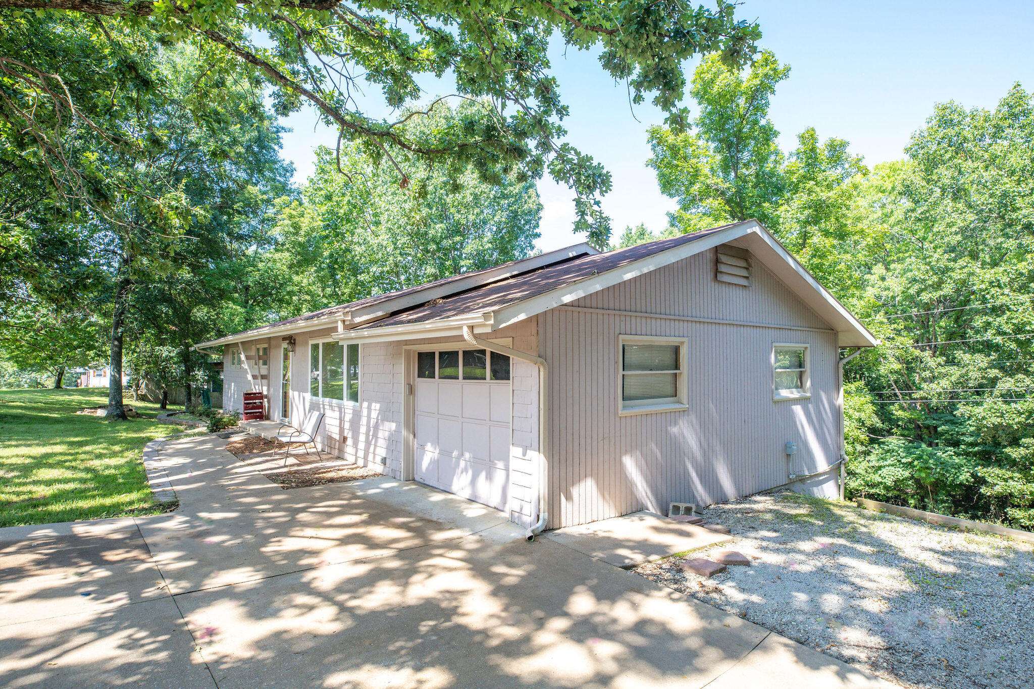 35 Hilltop LN, Branson, MO 65616