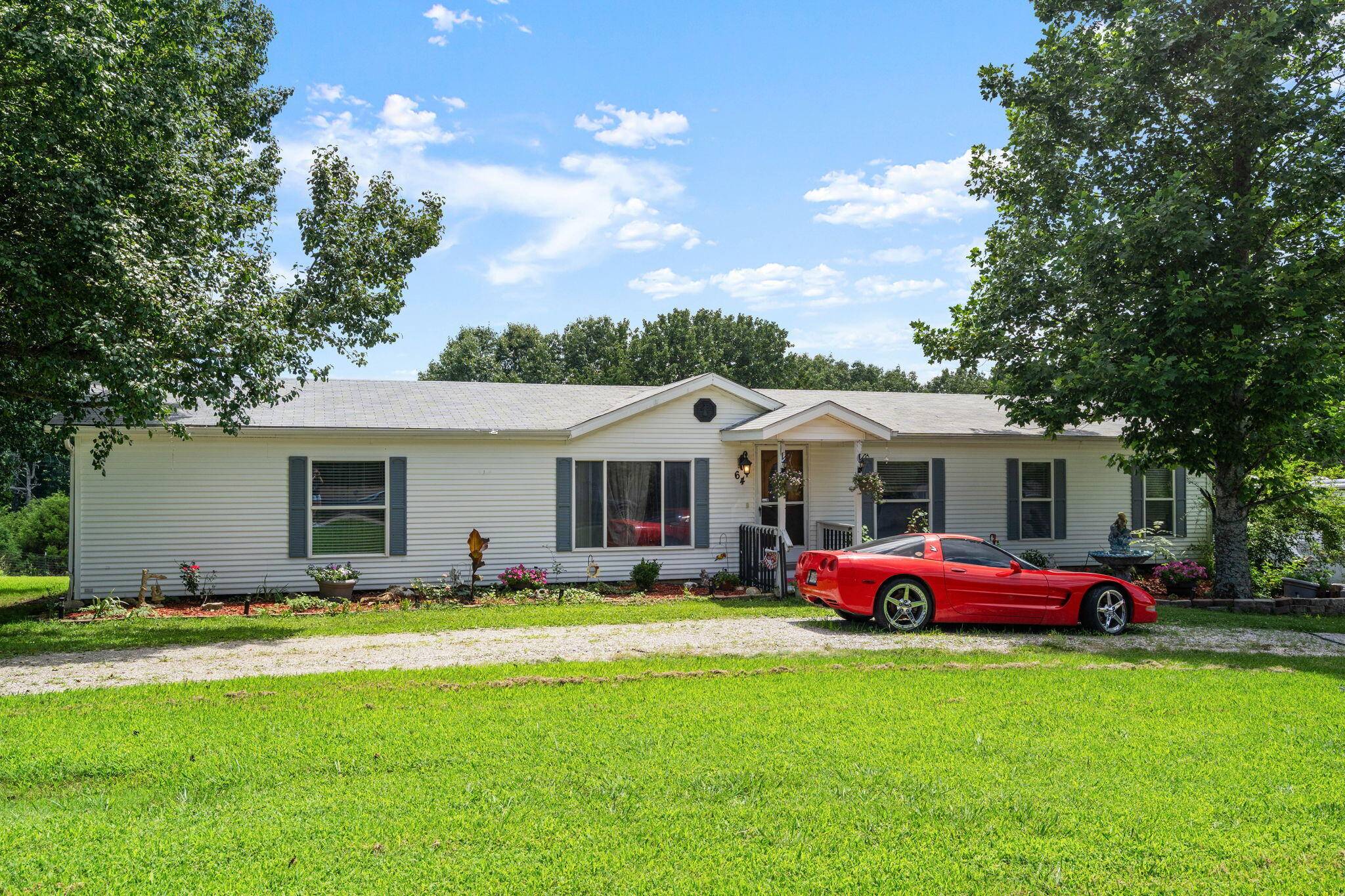 64 Grand Imperial DR, Galena, MO 65656