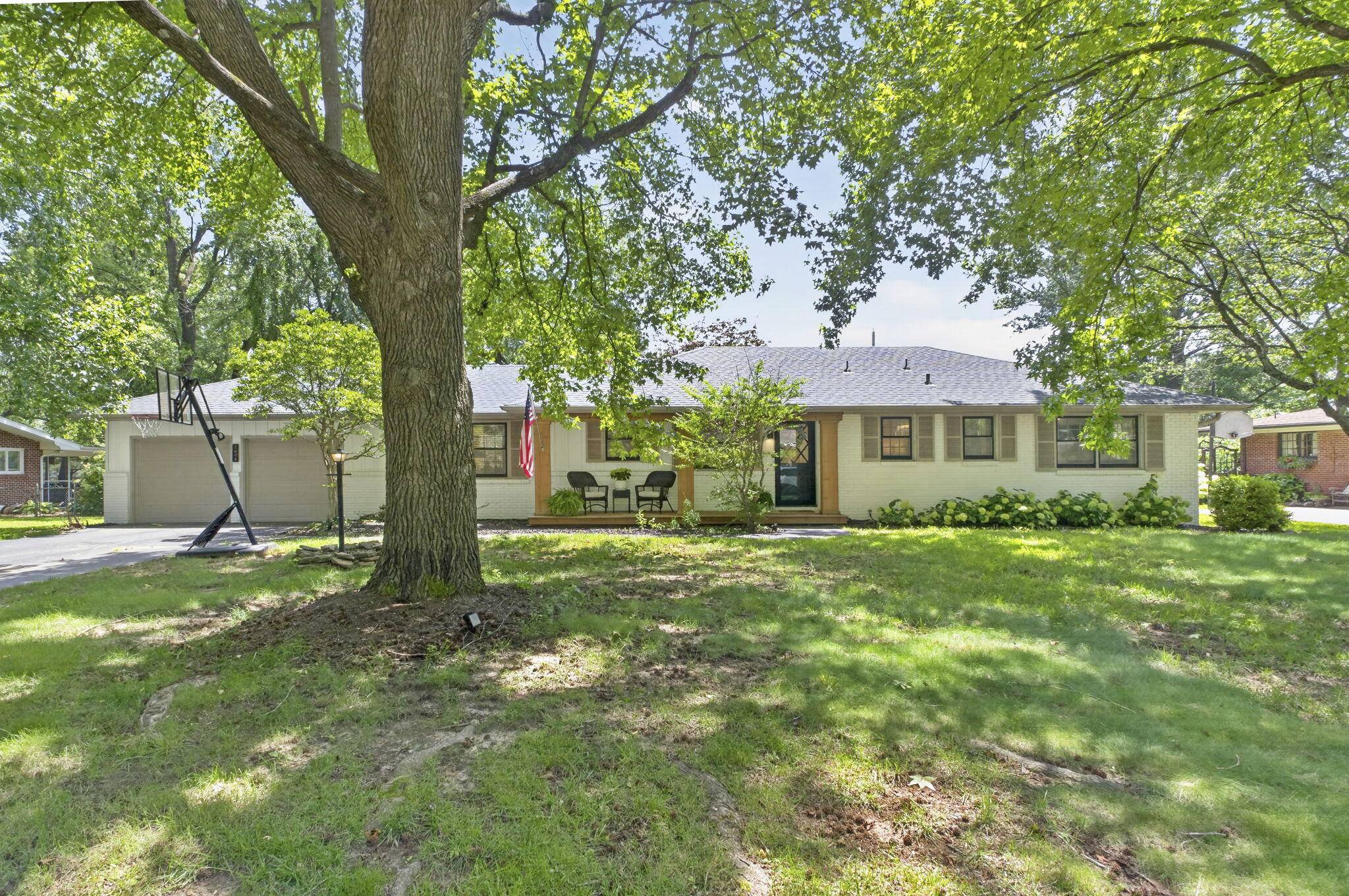 2406 E Broadmoor ST, Springfield, MO 65804
