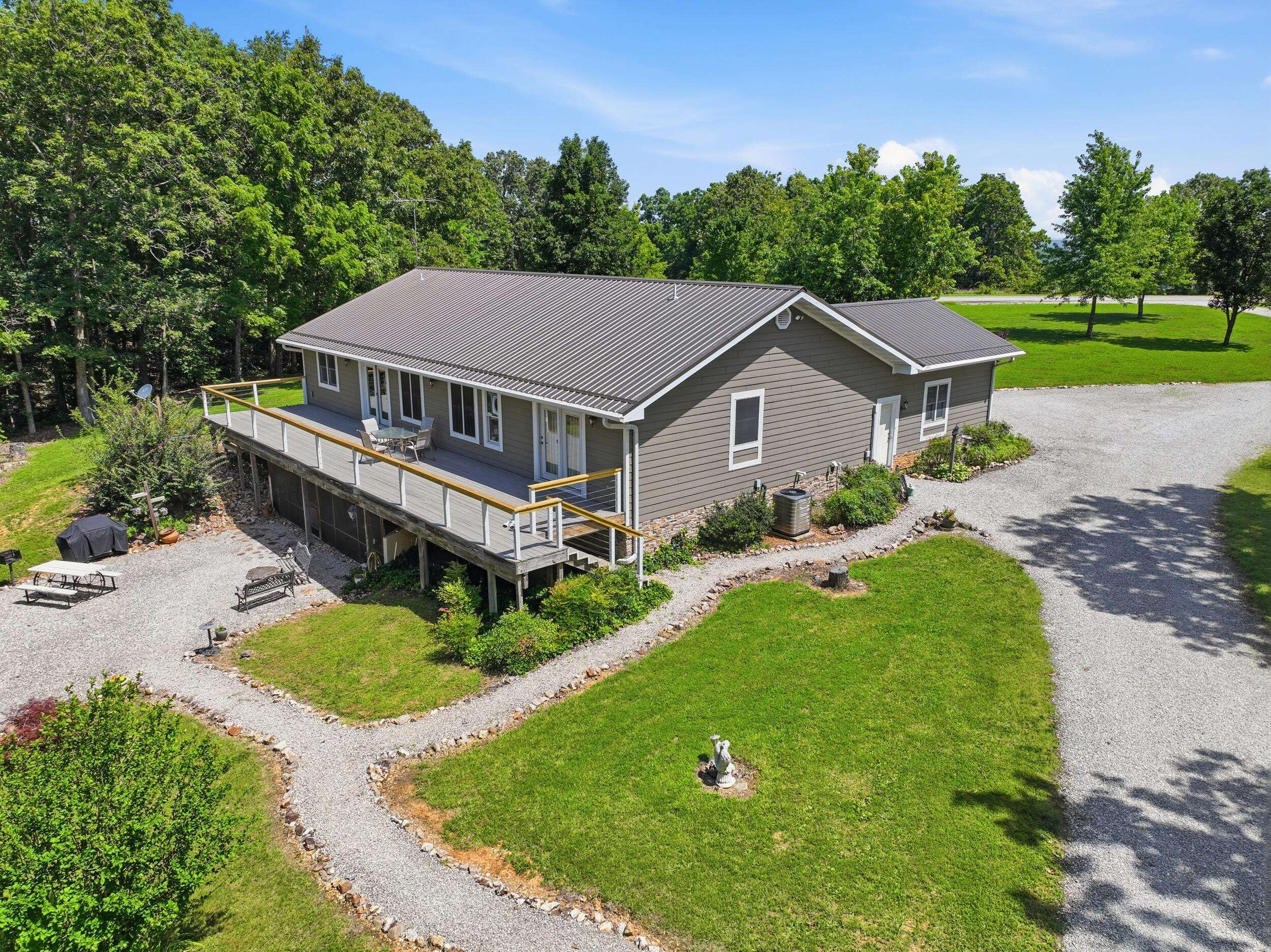 19320 Highway Y, Willow Springs, MO 65793