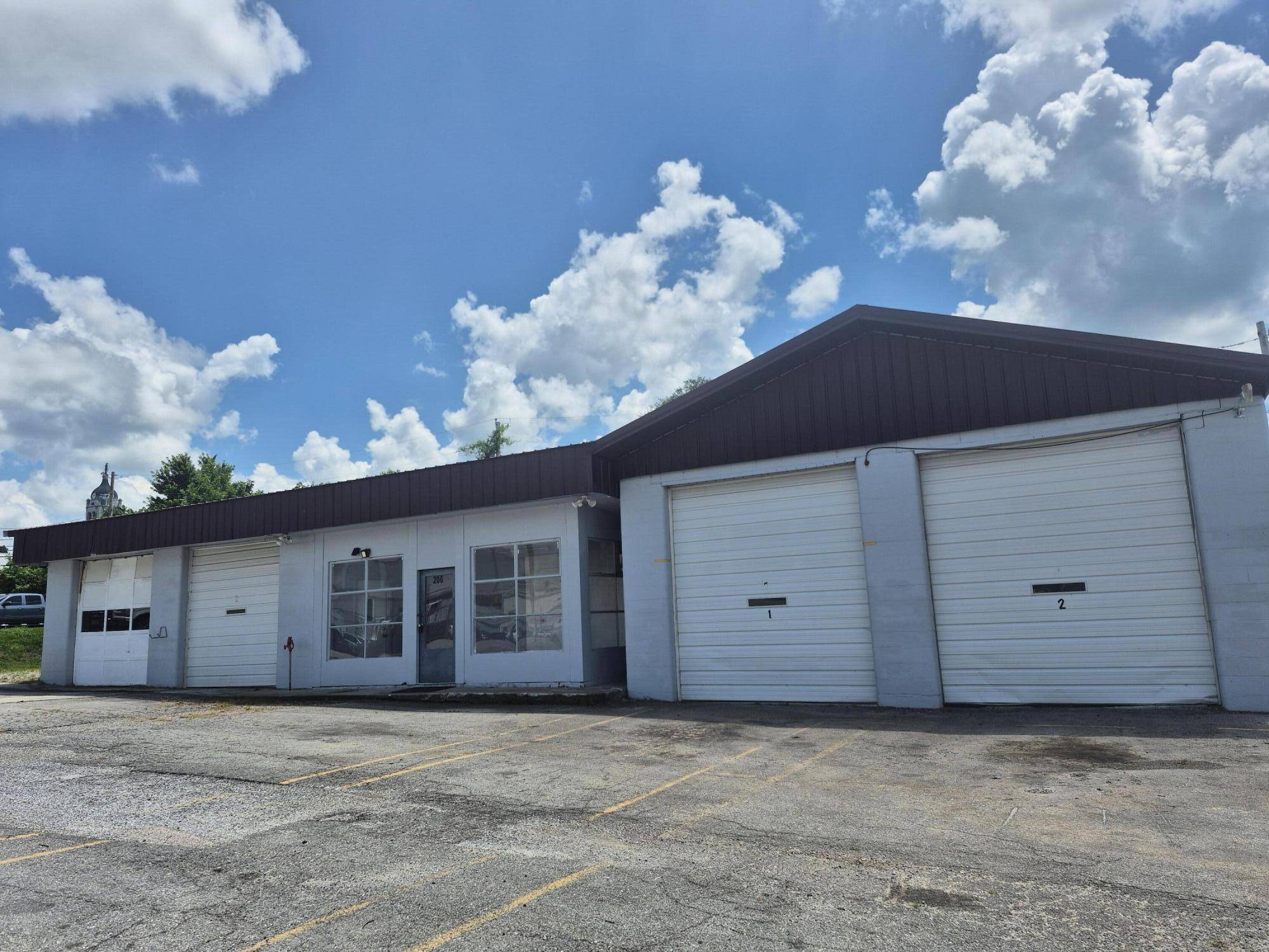 206 W North ST, Mt Vernon, MO 65712
