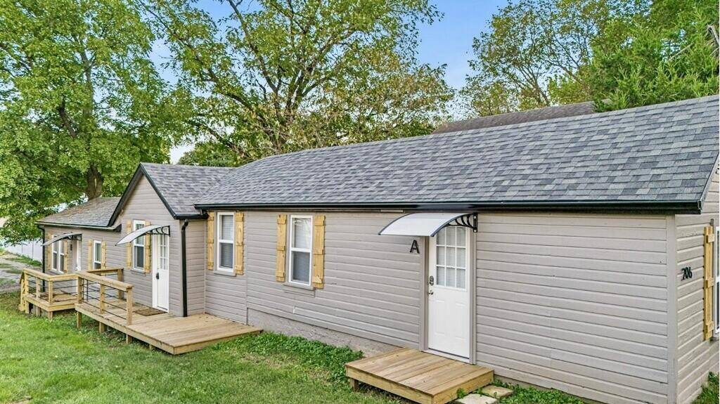 206 A-B Cherry ST, West Plains, MO 65775