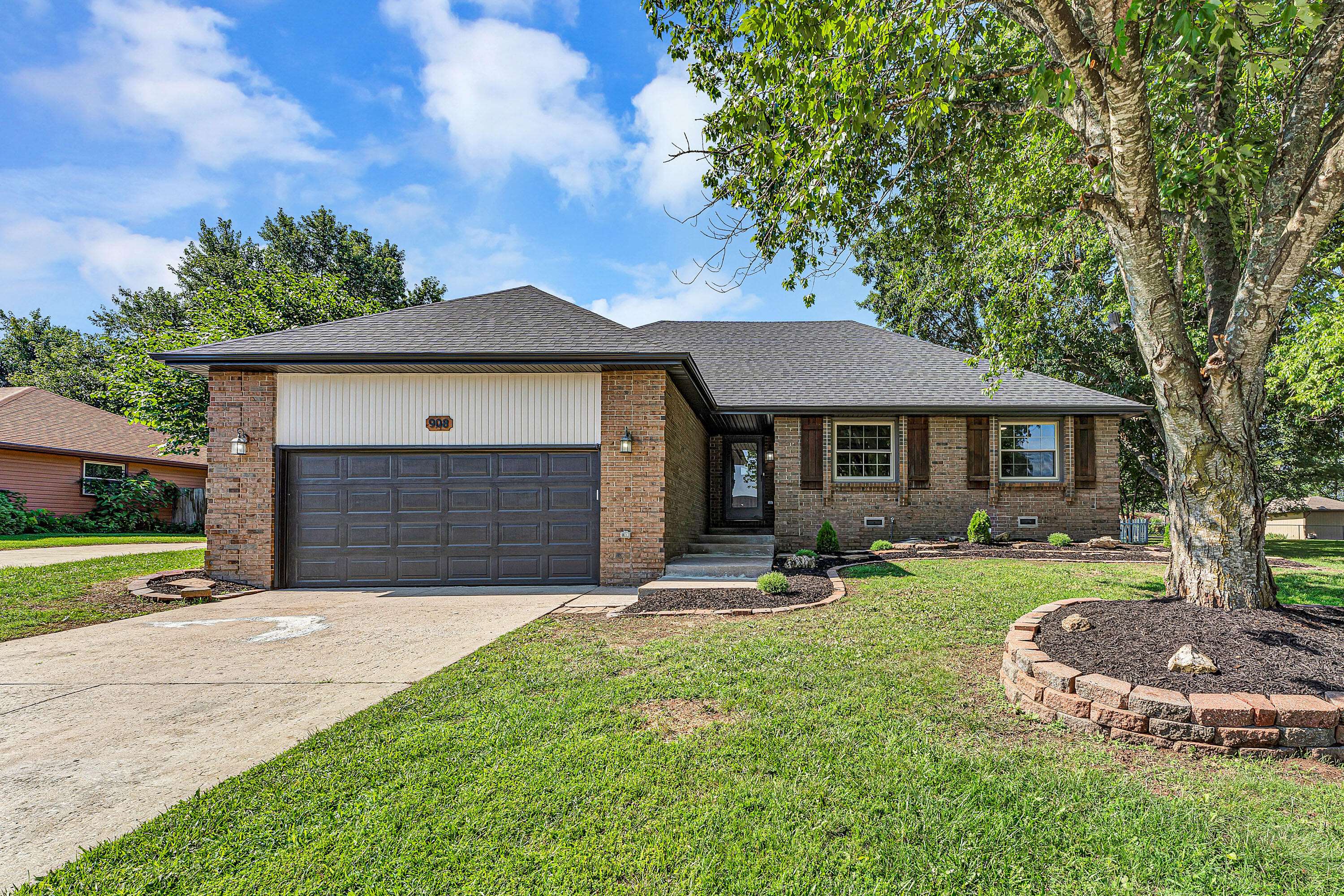 908 Domino CT, Nixa, MO 65714