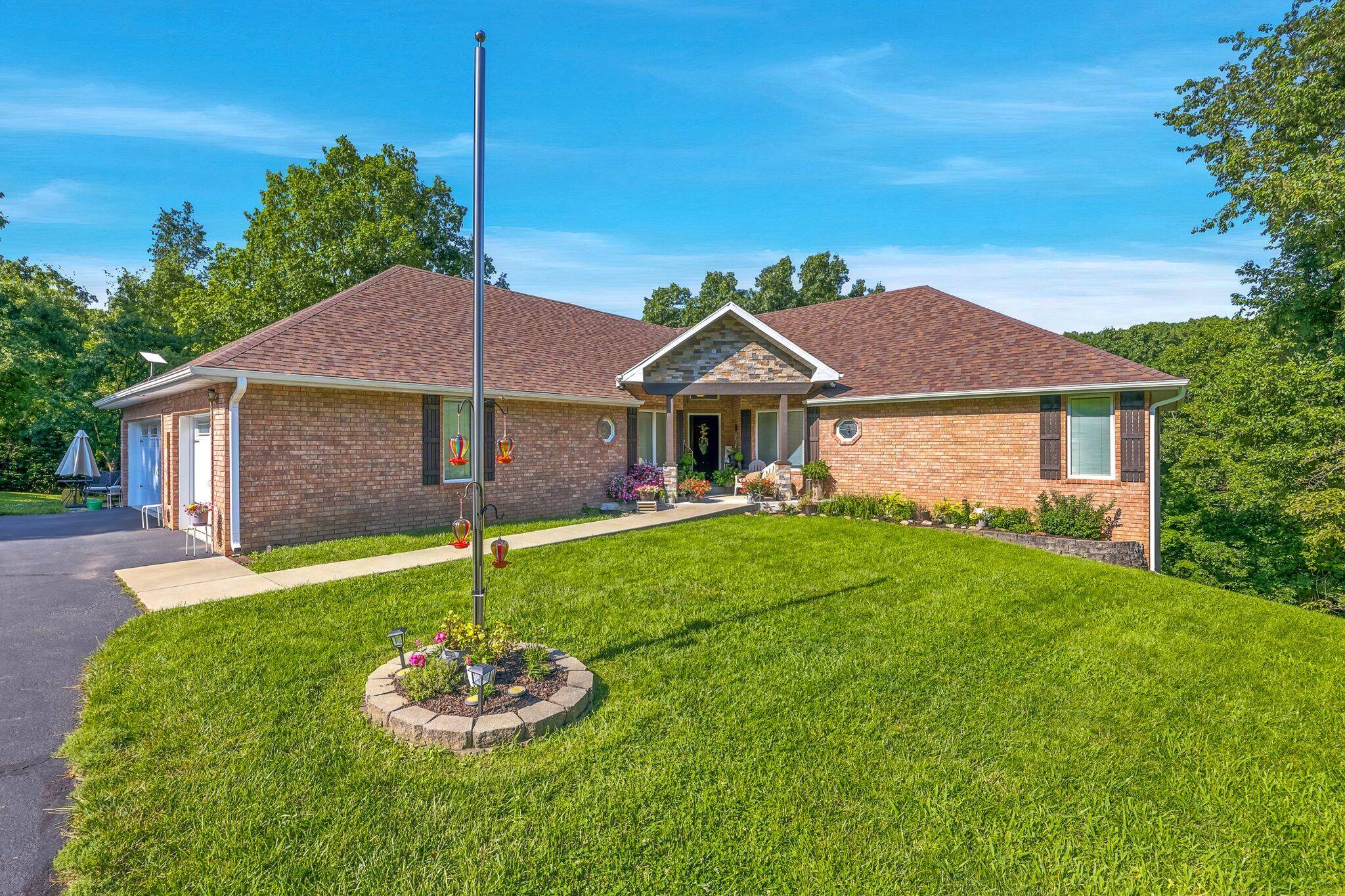 85 Dogwood Ridge DR, Rogersville, MO 65742