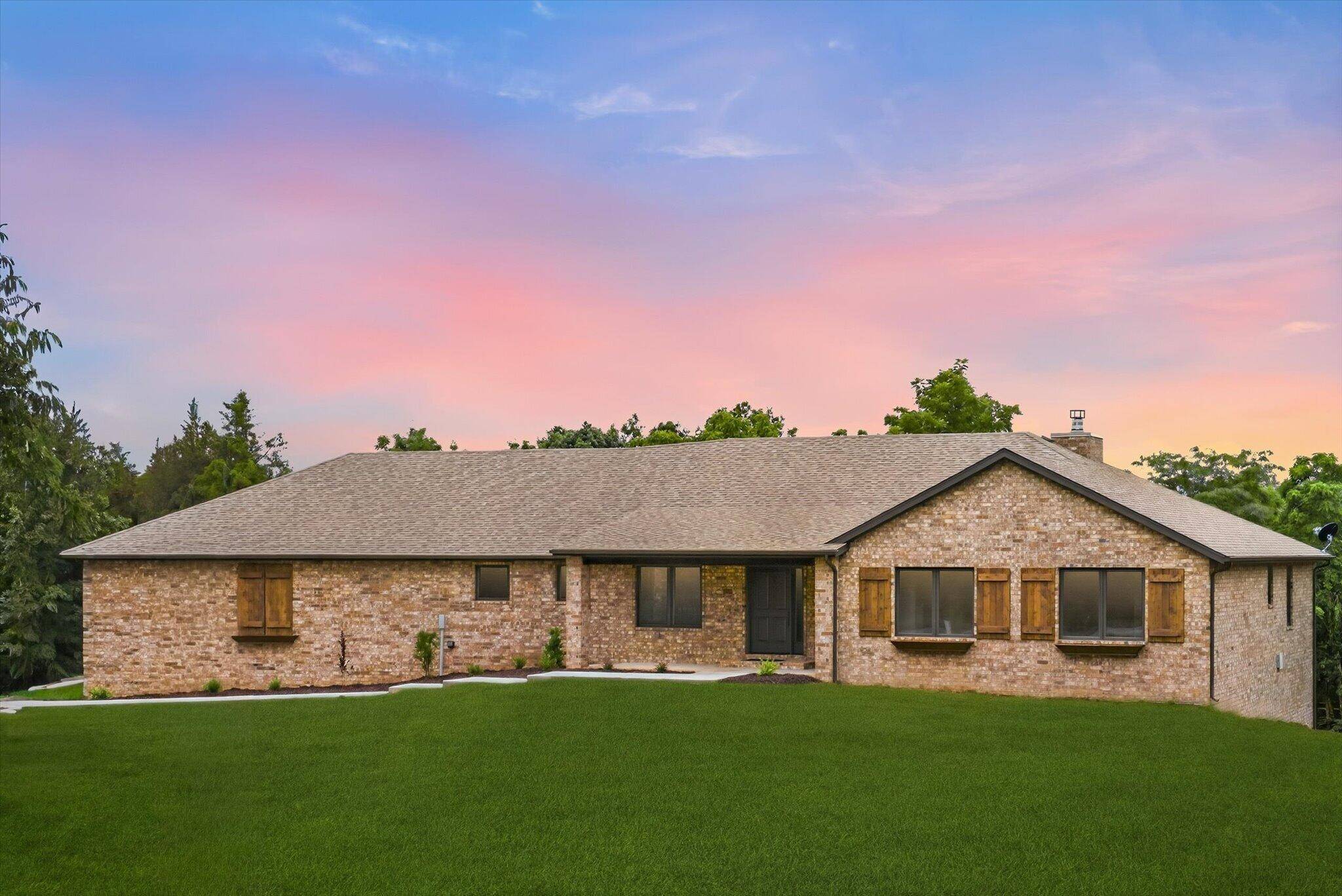1230 E 567th RD, Willard, MO 65781