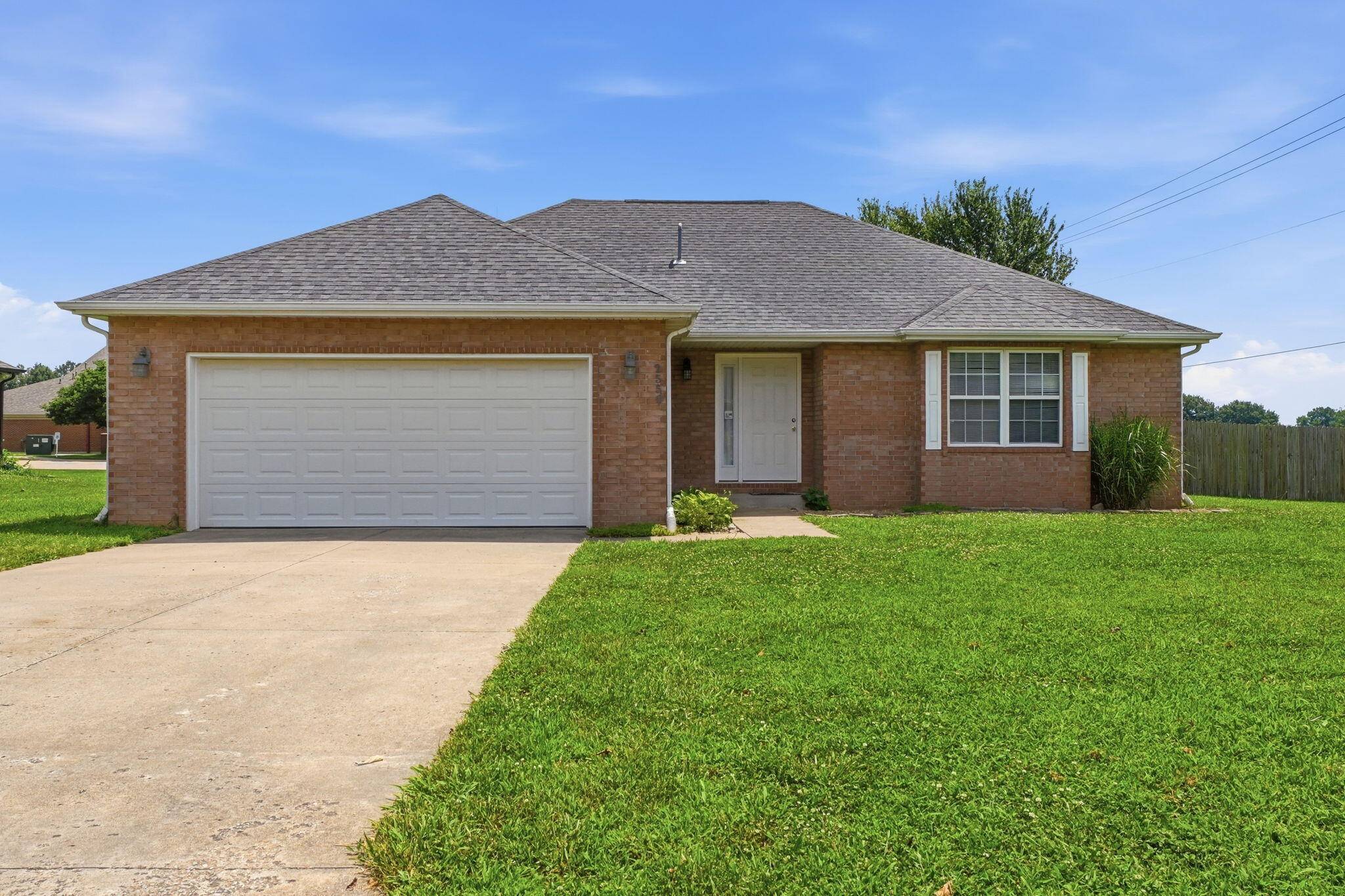 2550 S Hartford AVE, Bolivar, MO 65613