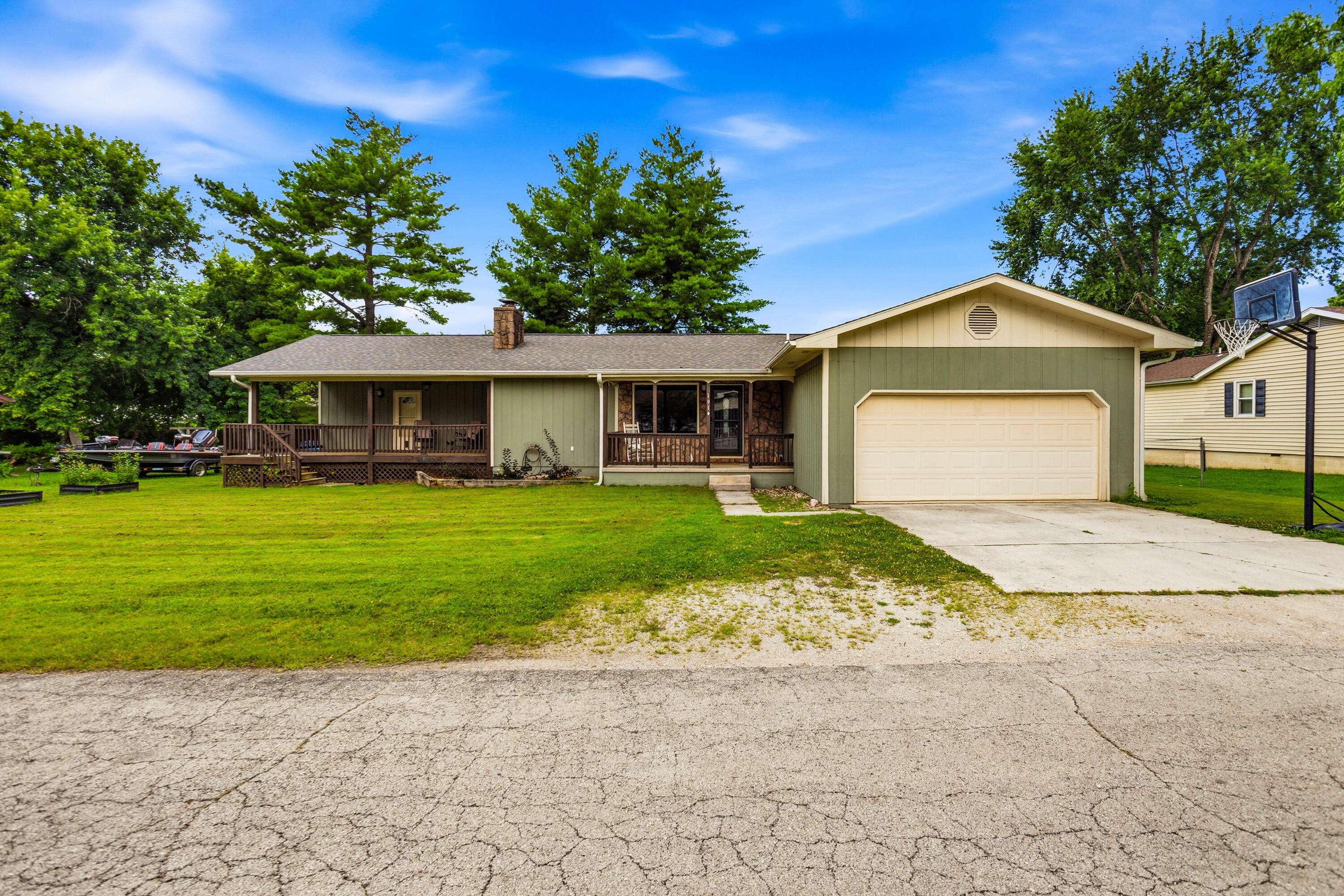 191 Rea ST, Hollister, MO 65672