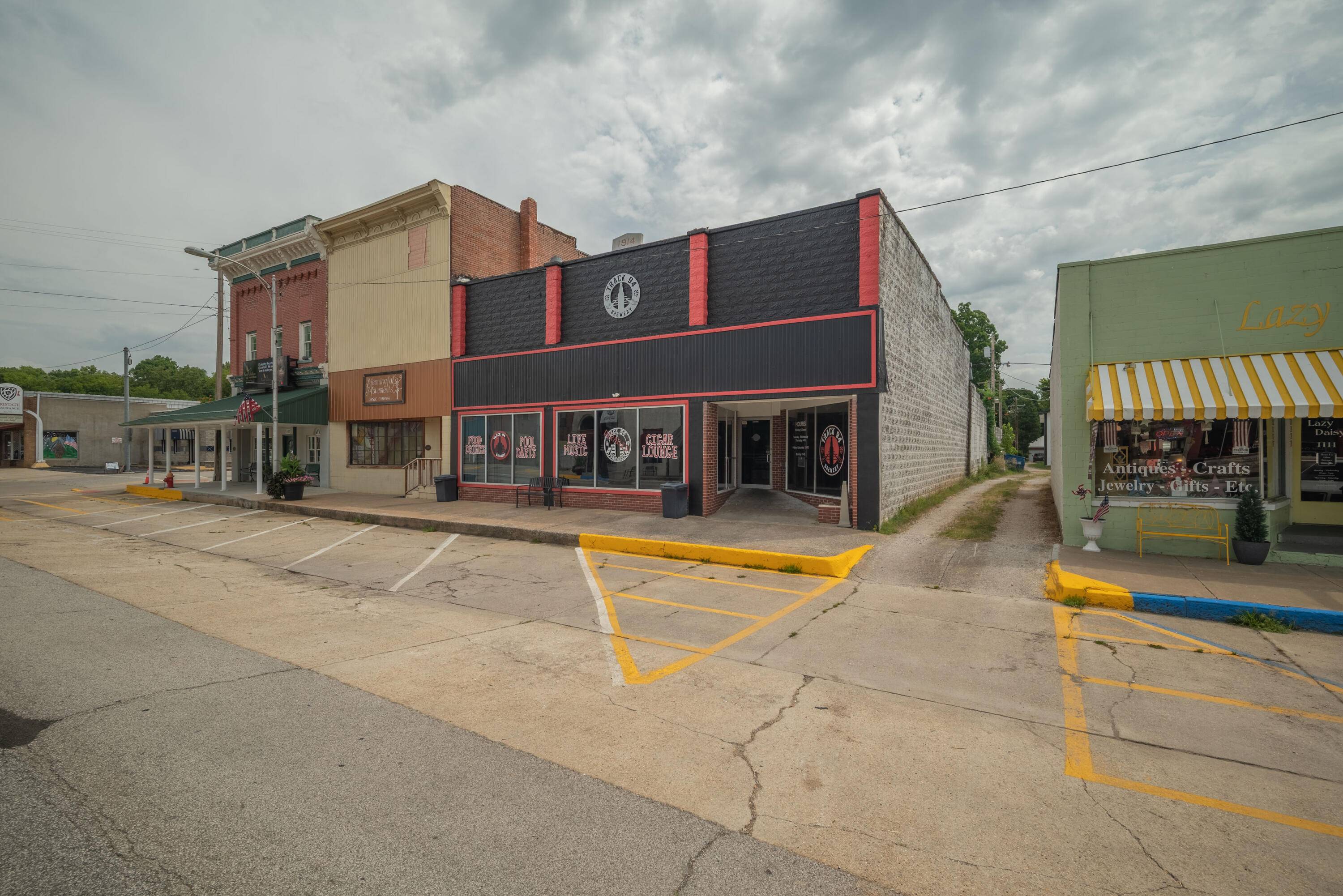 1107 Cherokee AVE, Seneca, MO 64865