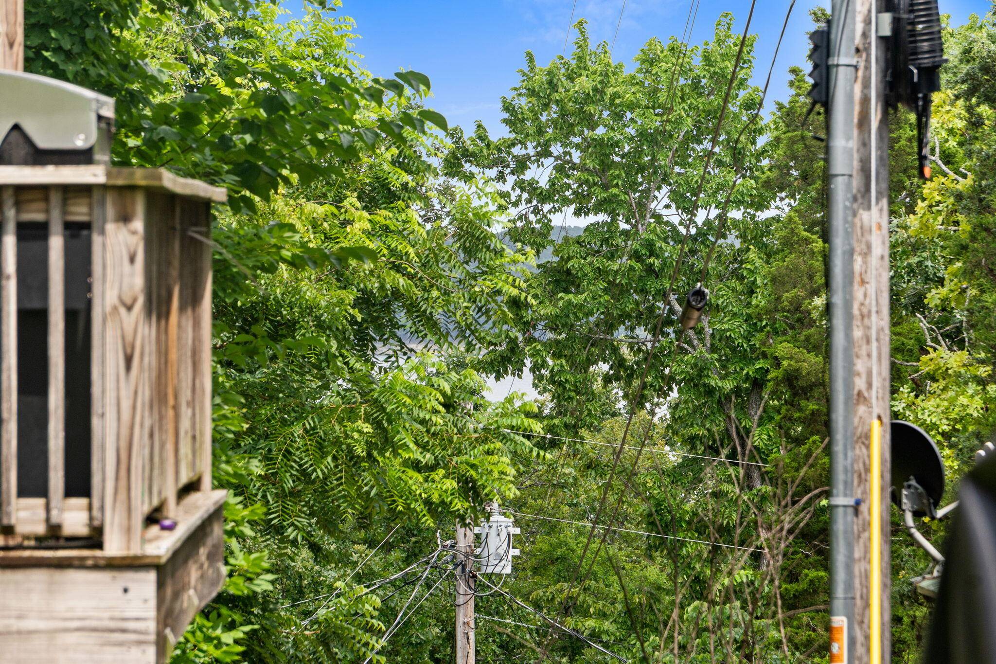 88 Montgomery CIR, Branson West, MO 65737