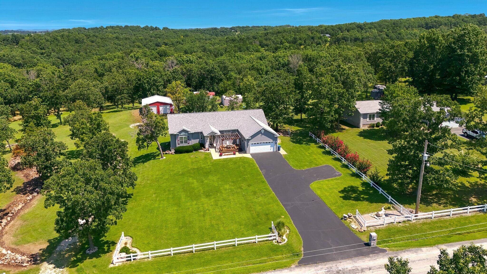 710 Lake Ranch RD, Kissee Mills, MO 65680