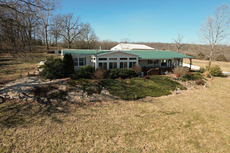 2351 Severs RD, Seymour, MO 65746