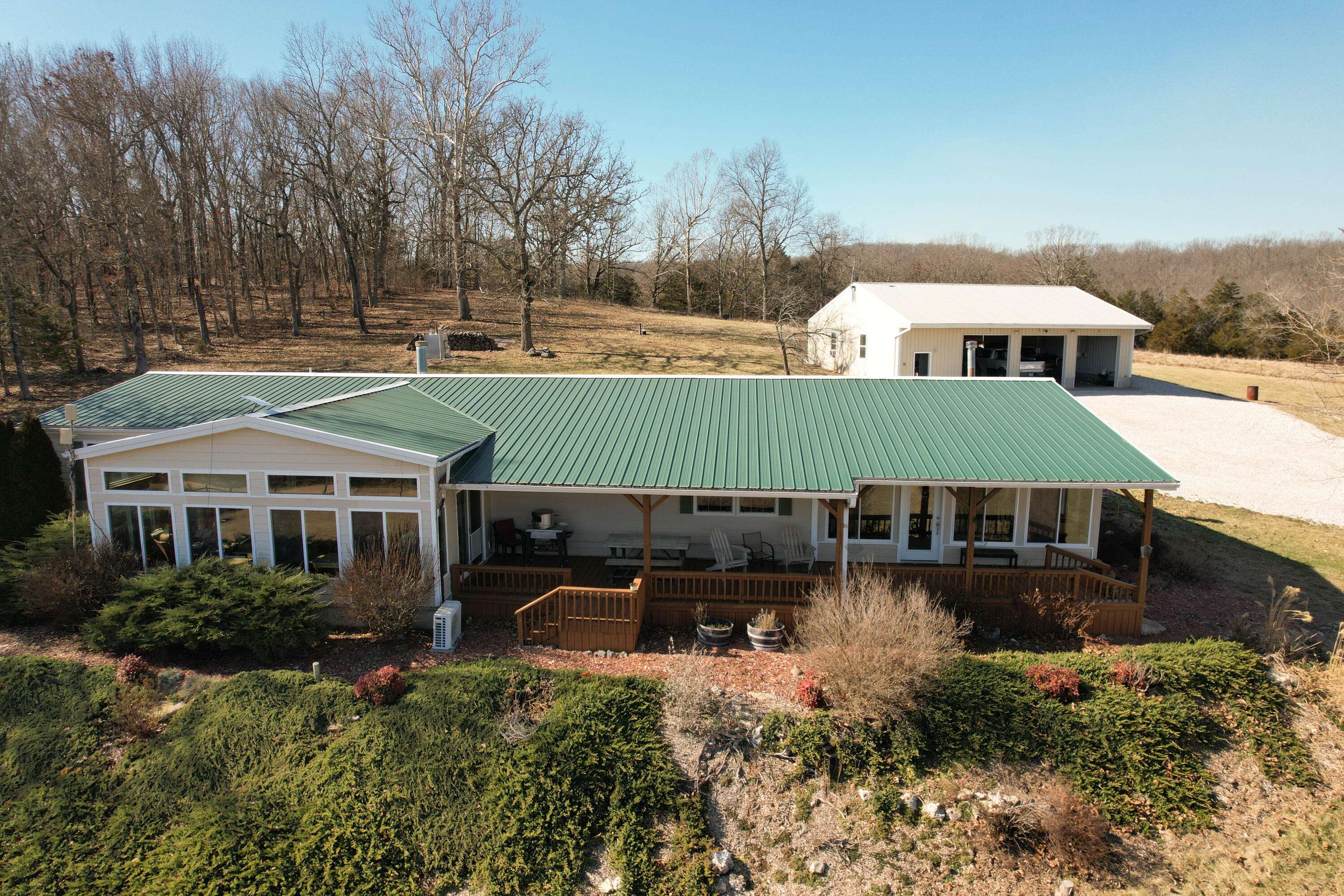 2351 Severs RD, Seymour, MO 65746
