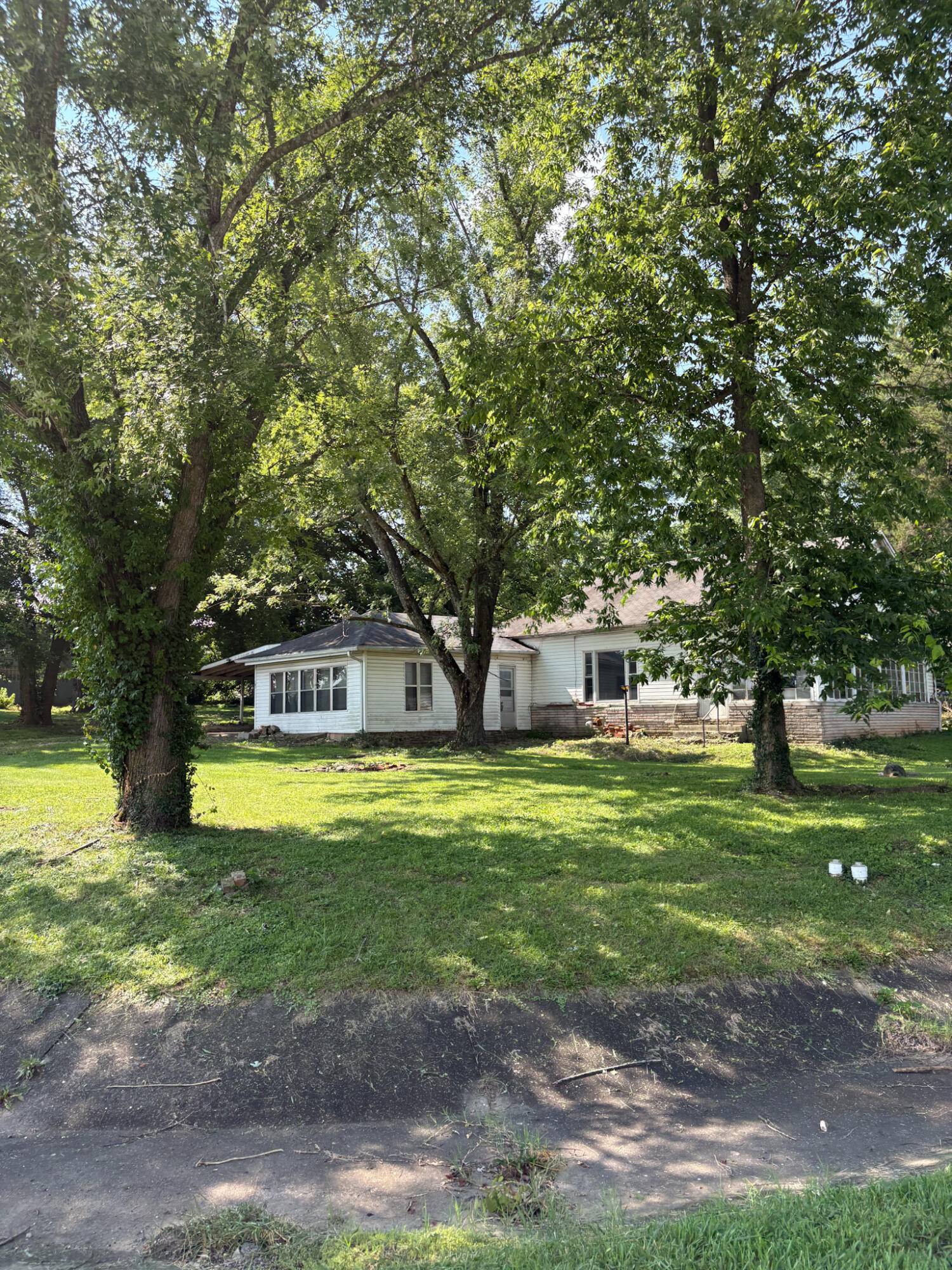 103 Pirate LN, Crane, MO 65633