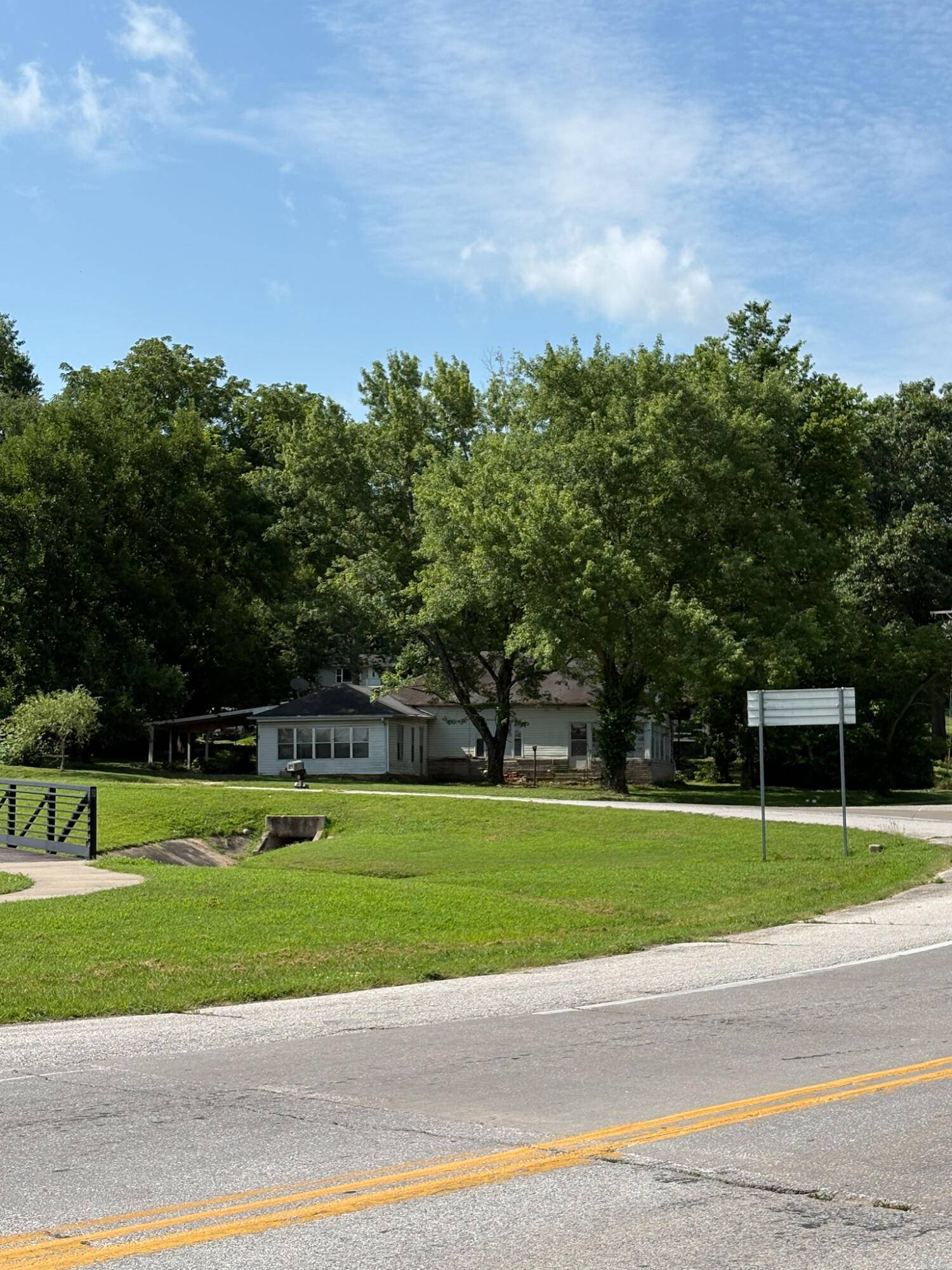 103 Pirate LN, Crane, MO 65633