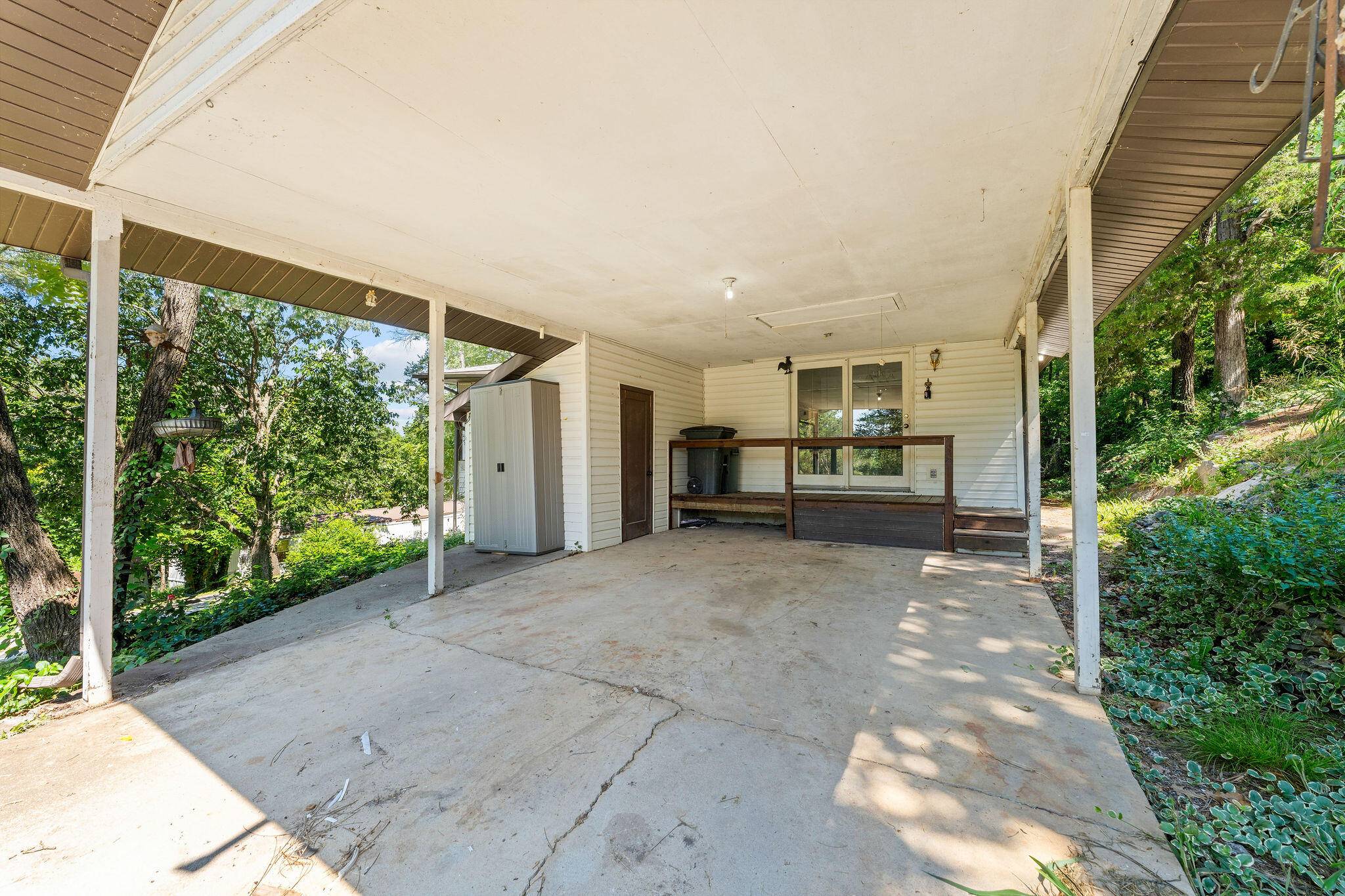 85 Quarterline DR, Cape Fair, MO 65624