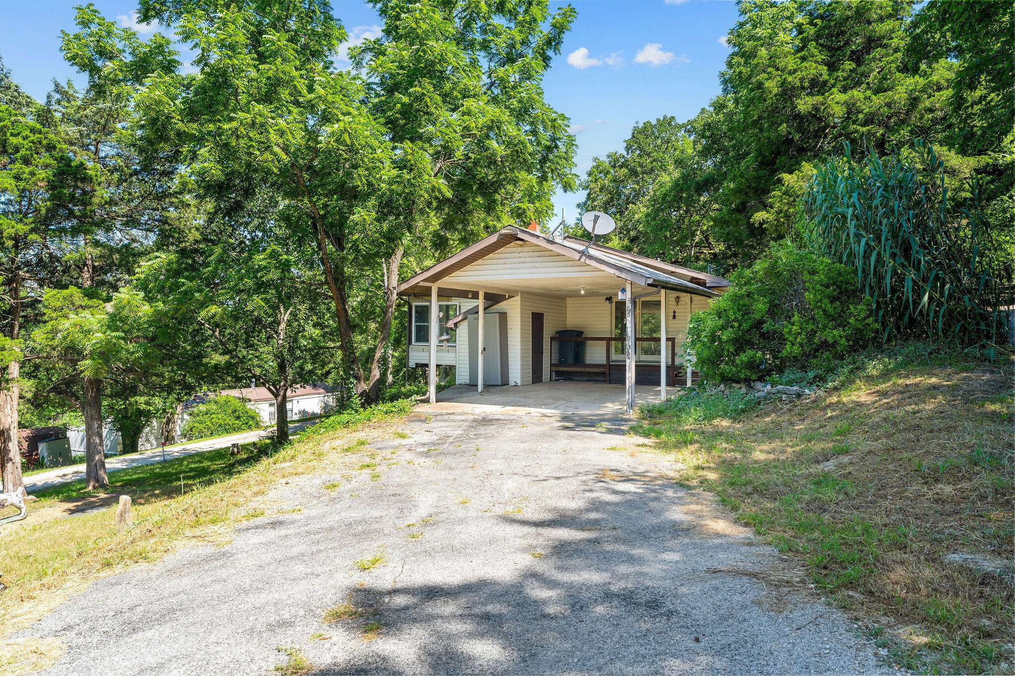 85 Quarterline DR, Cape Fair, MO 65624