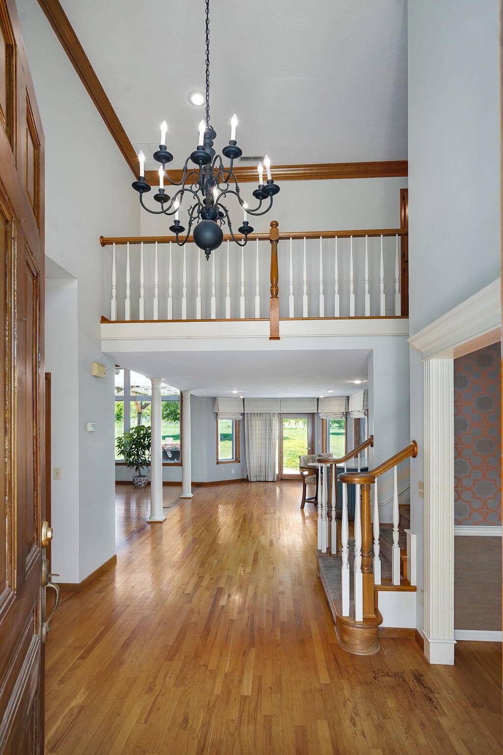 881 W Riverdale DR, Nixa, MO 65714