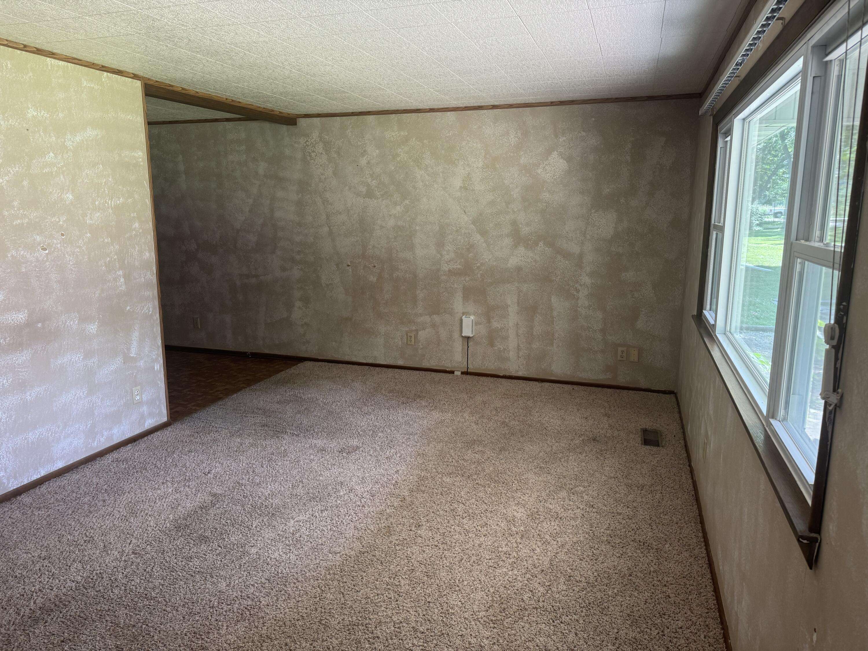 125 E Pennell ST, Bolivar, MO 65613