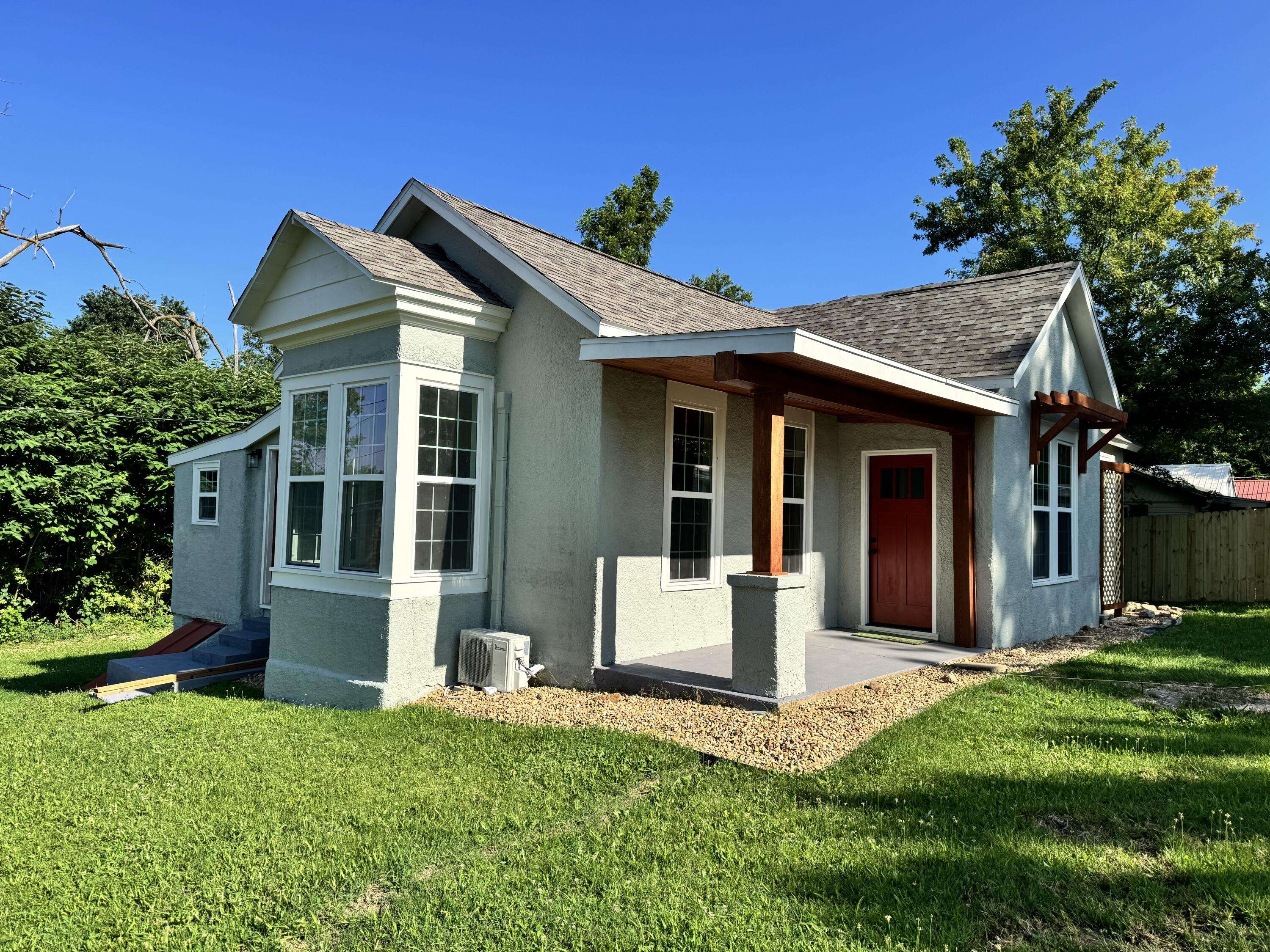 701 Oak ST, Cabool, MO 65689