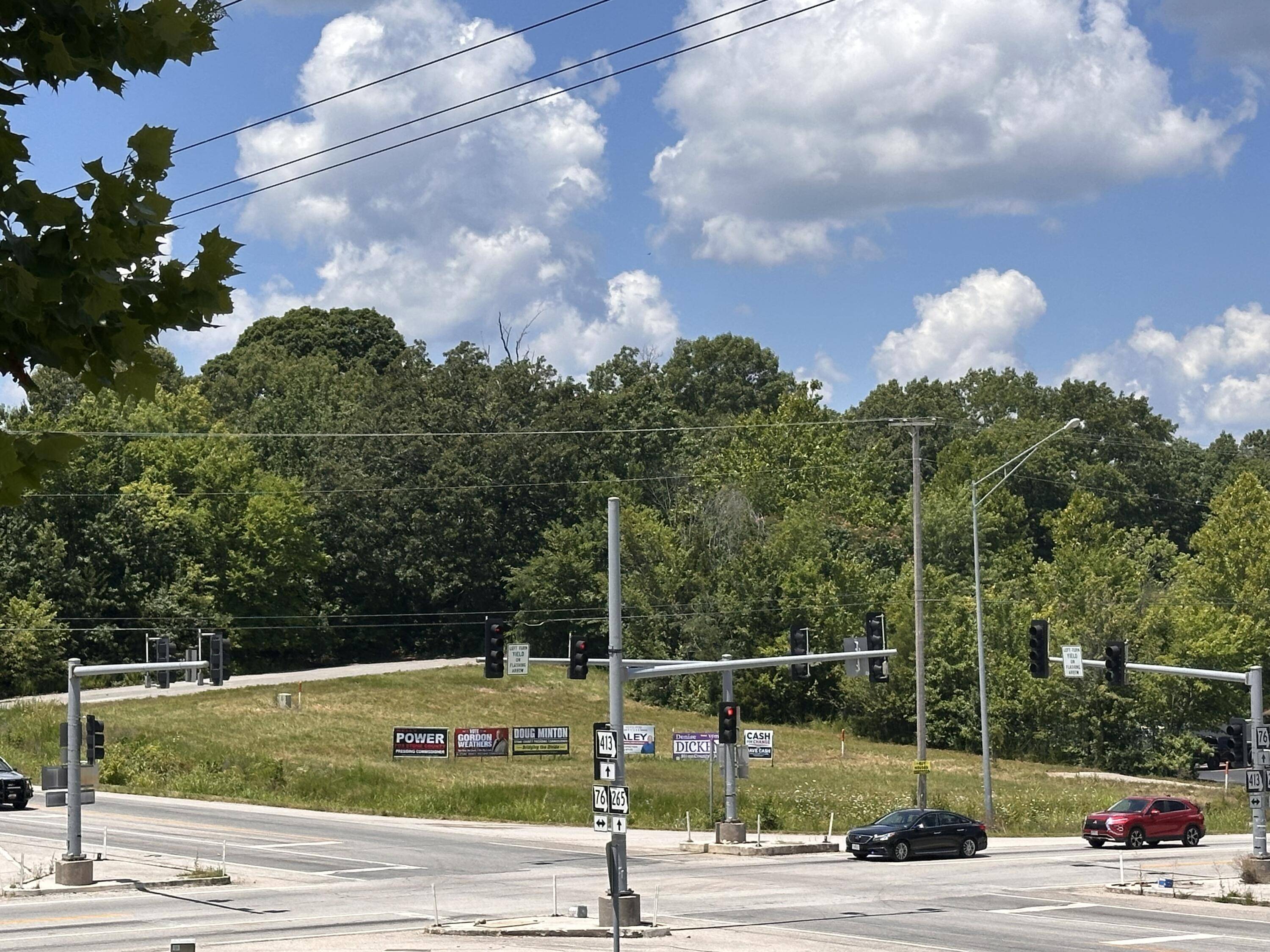 000 Highway 76, Reeds Spring, MO 65737