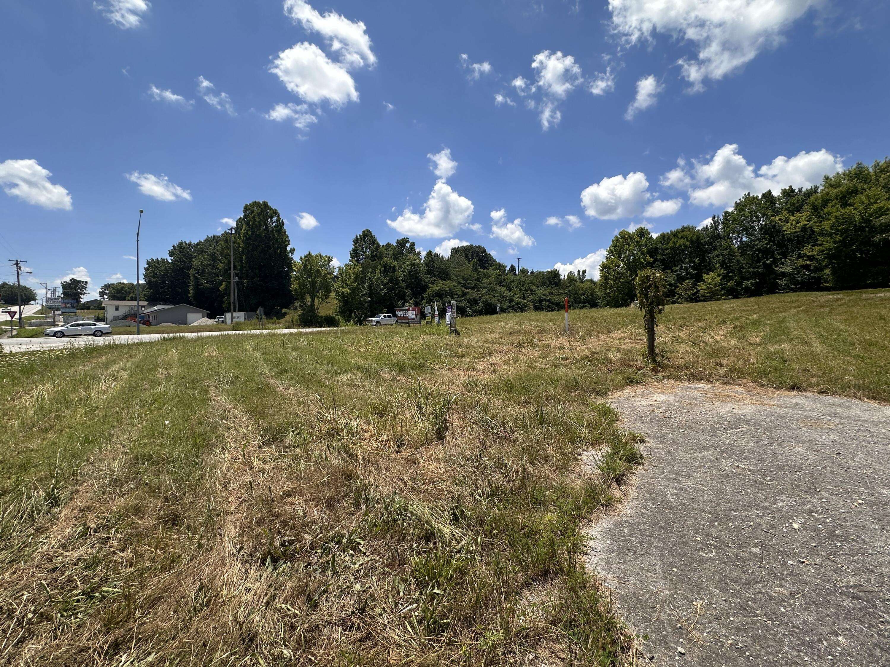 000 Highway 76, Reeds Spring, MO 65737