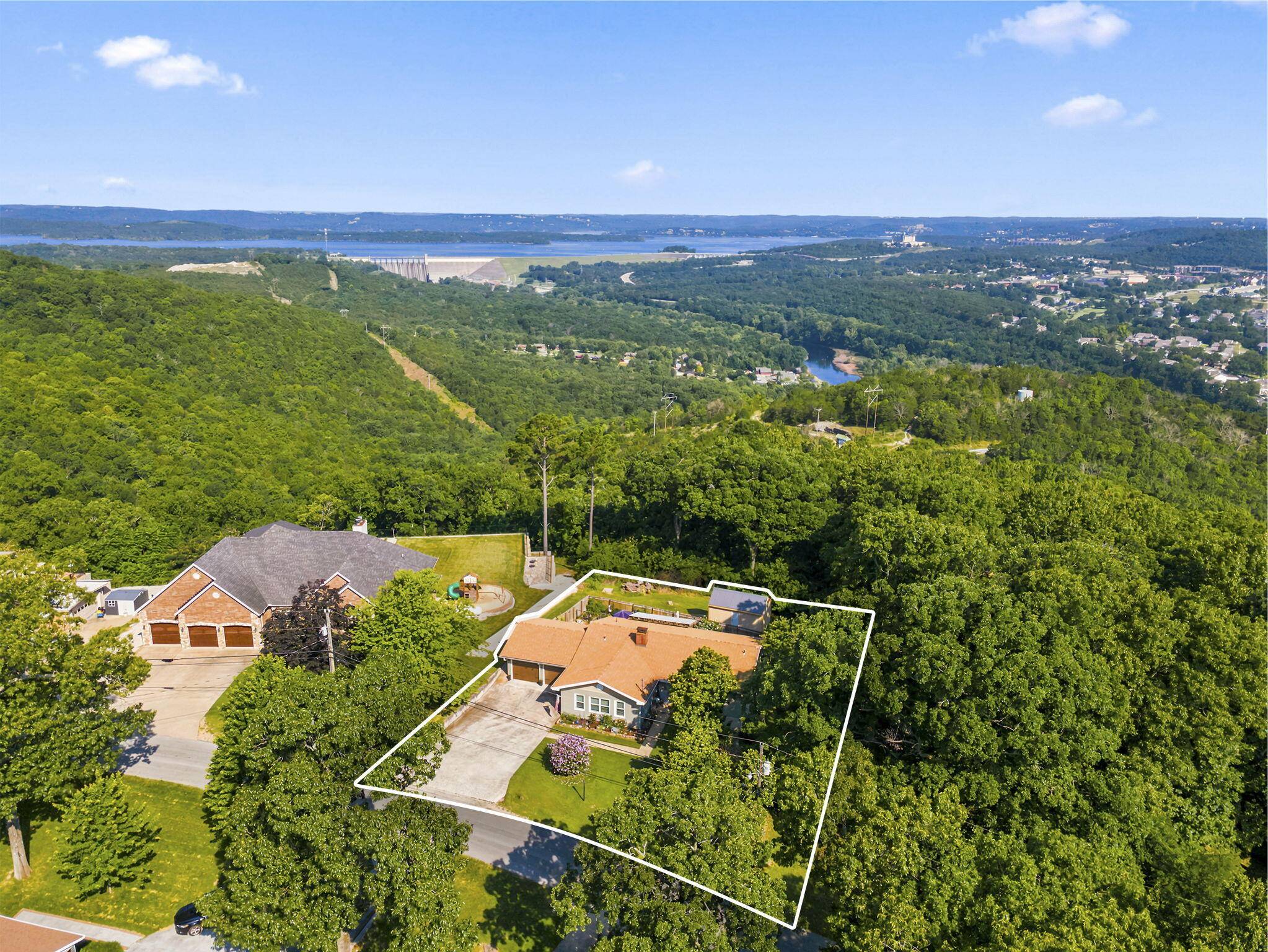 464 Table Rock Heights, Hollister, MO 65672